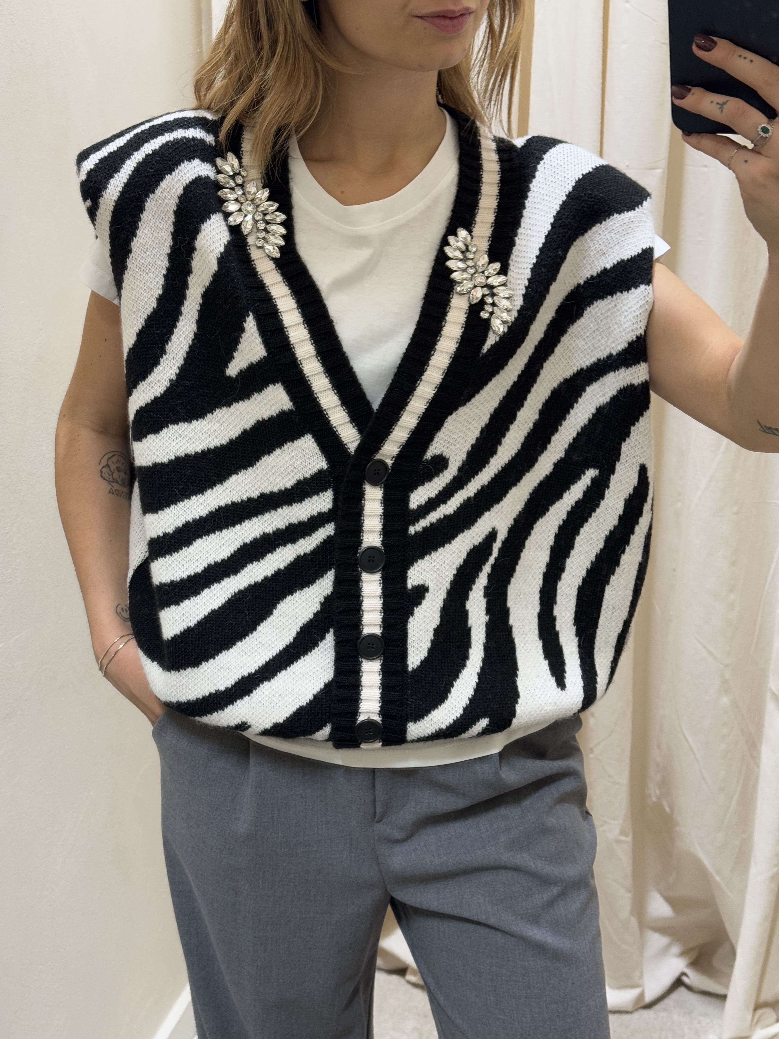 Gilet cardigan zebrato con spalline imbottite Dixie