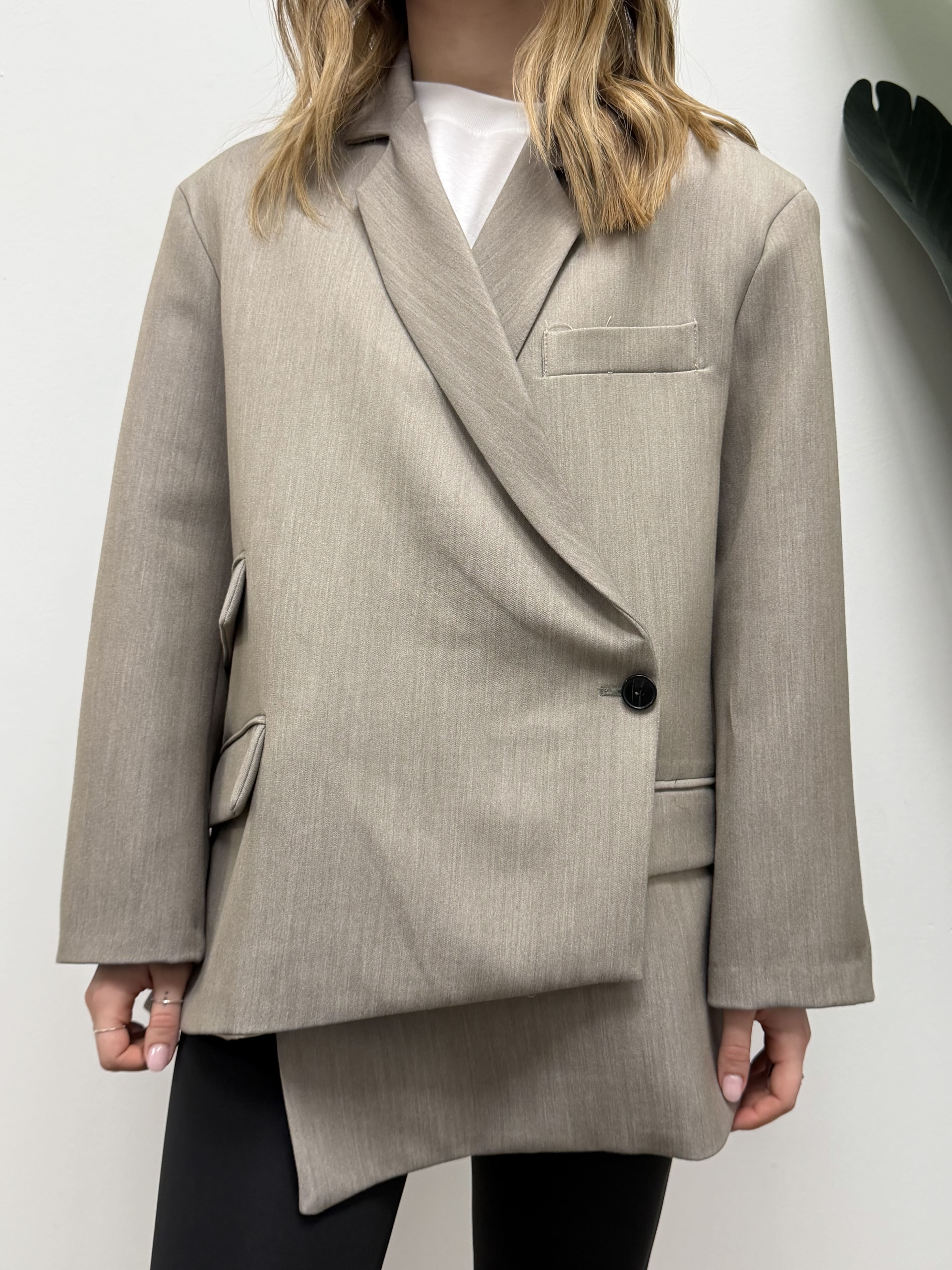 Giacca over bottone storto VICOLO