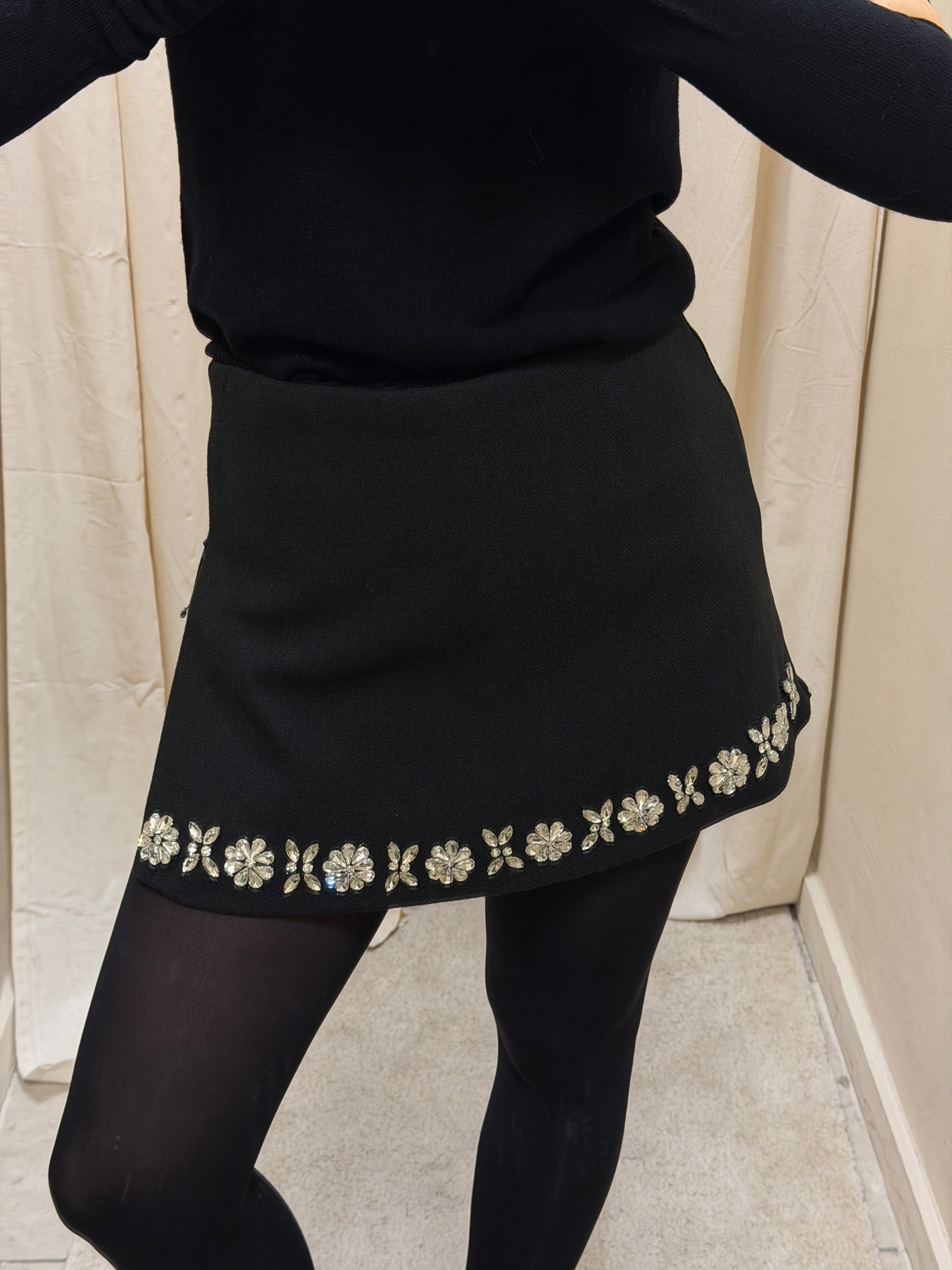 Gonna pantaloncino con cabochon applicati OdìOdì