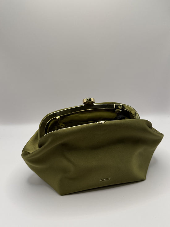 Pouch Anika in raso verde Nalì