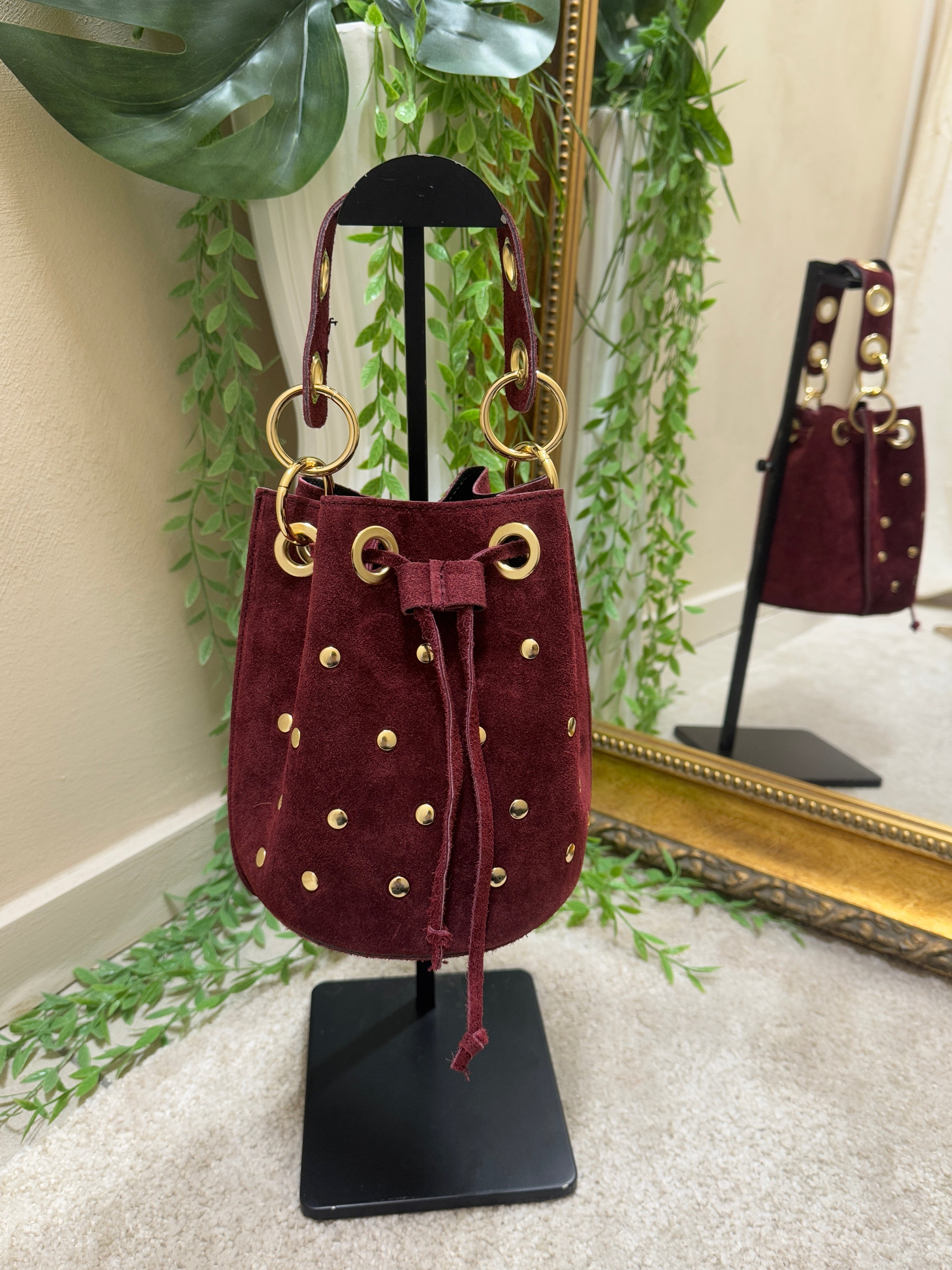 Bucket bag in pelle con borchie GiuGió