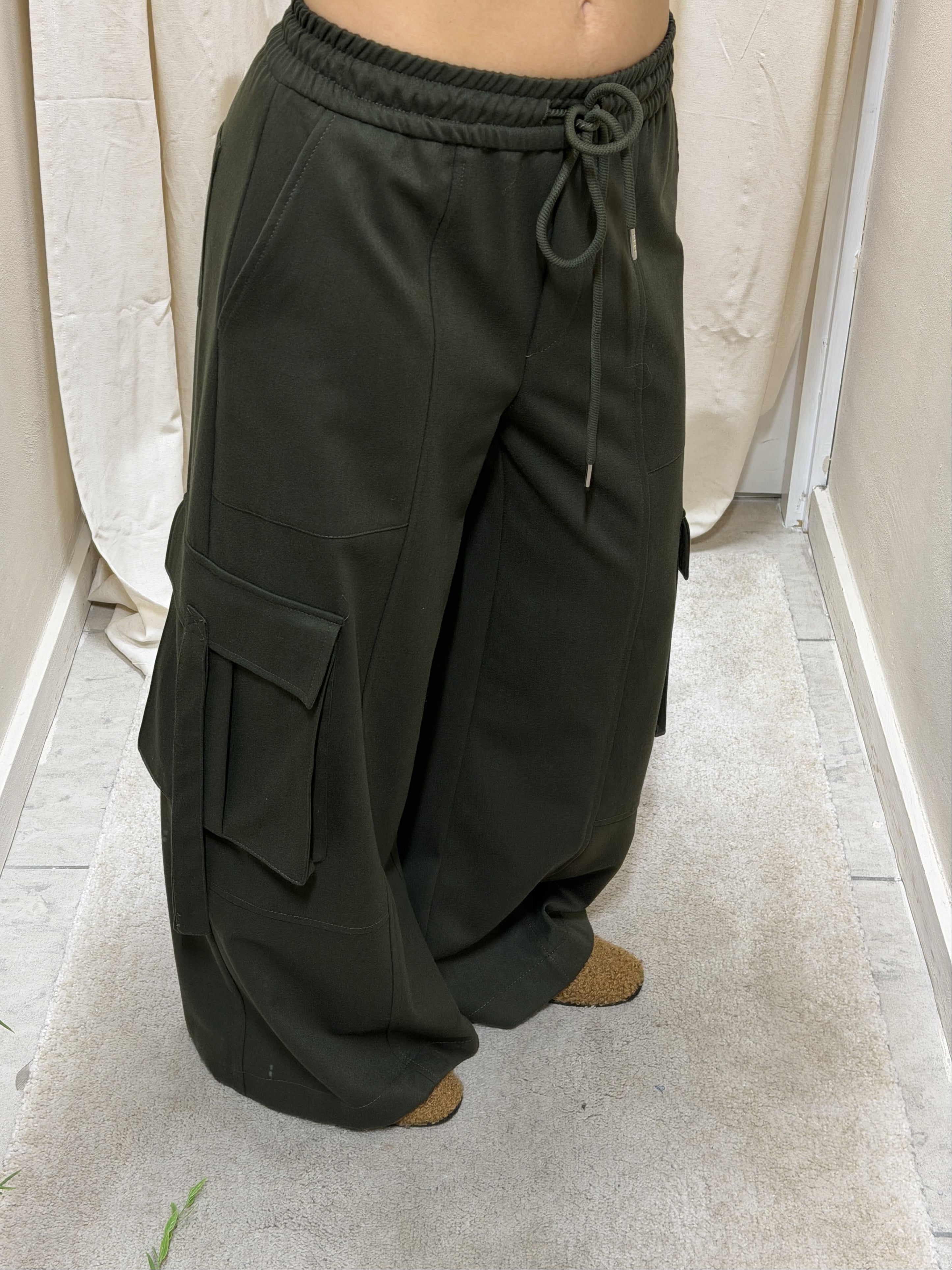 Pantalone cargo ampio con coulisse Tensione In