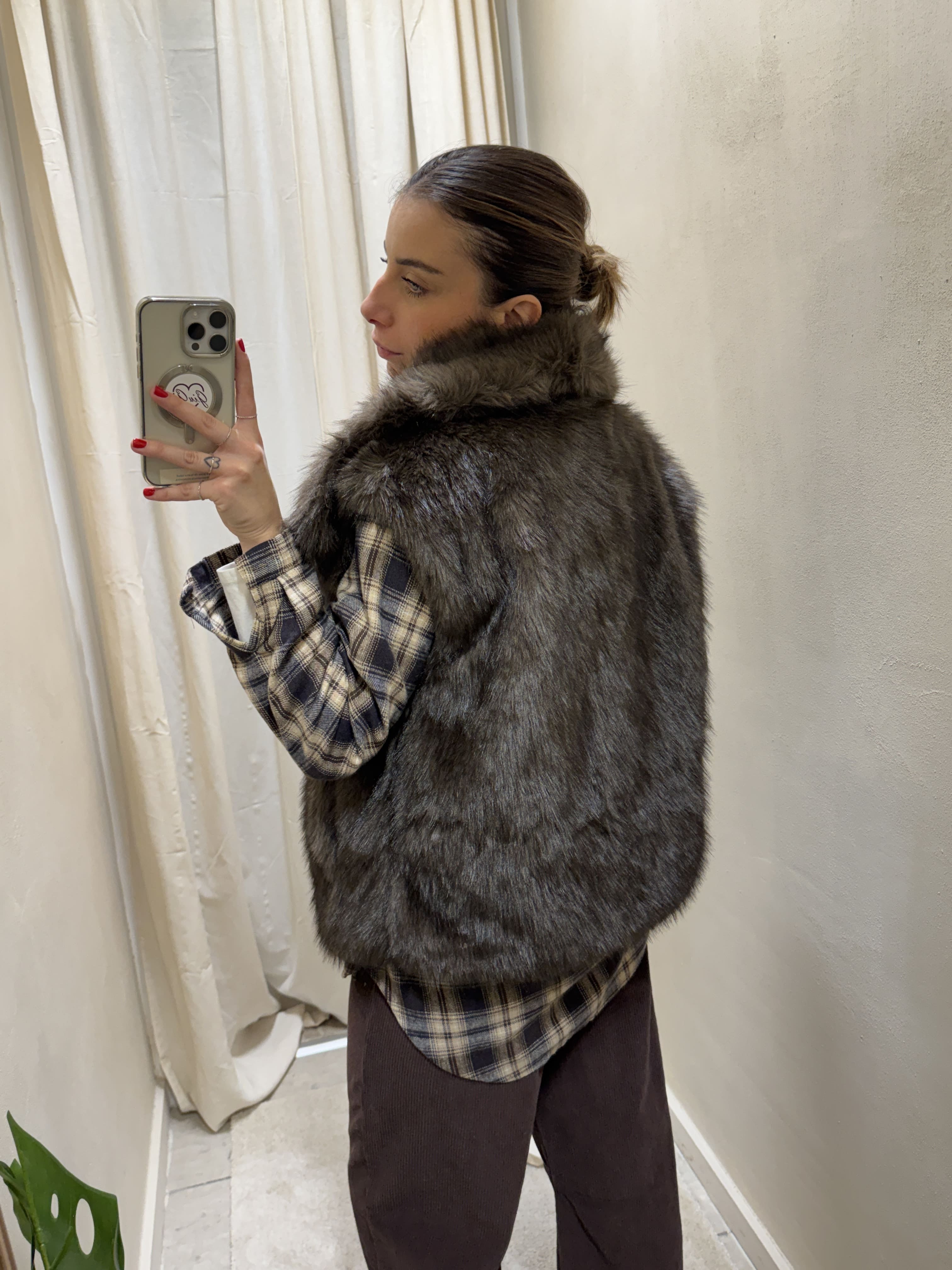 Gilet in eco pelliccia con maxi reverse MyD