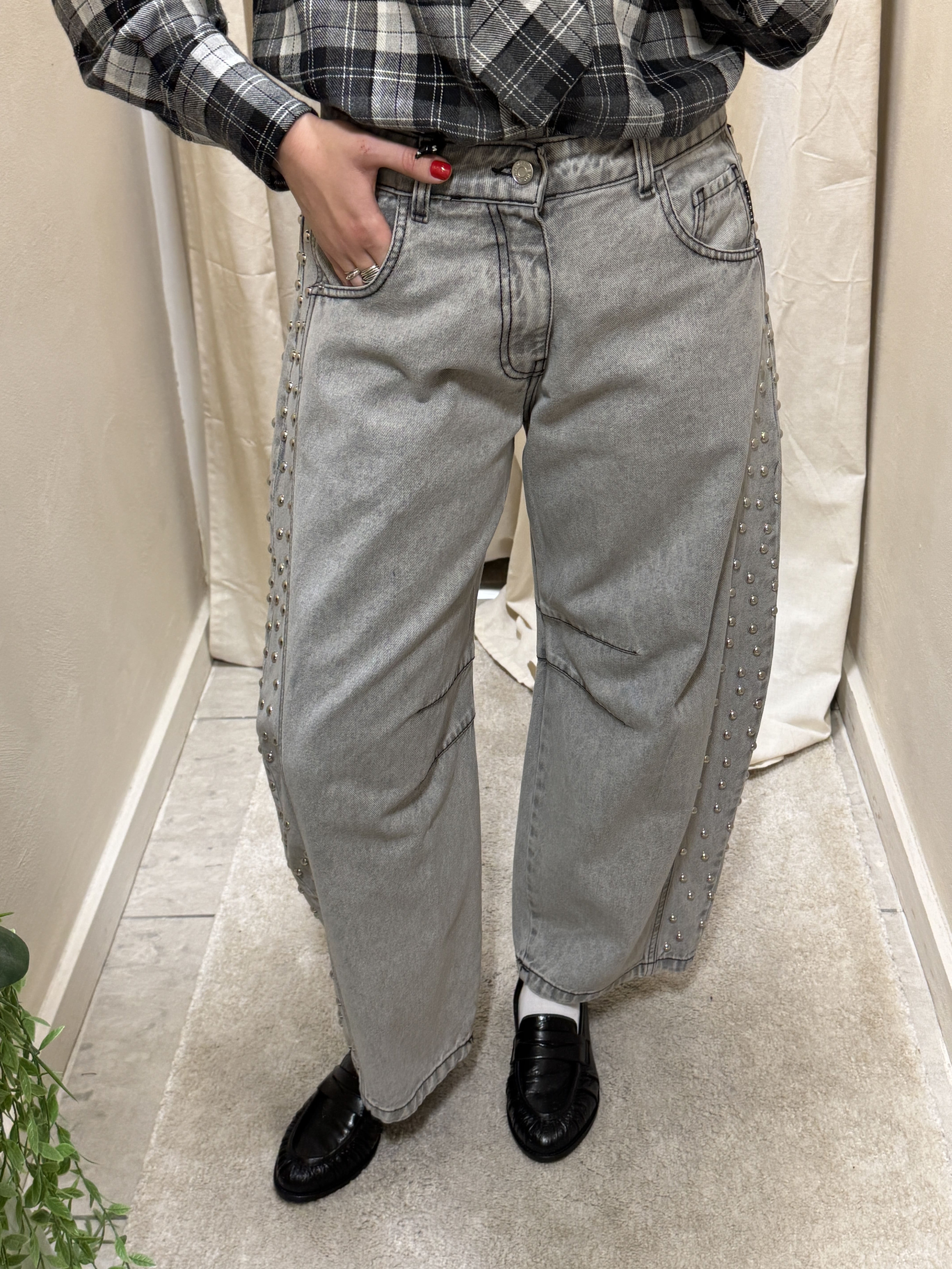 Jeans balloon mod. Doll grey con borchie laterali HaveOne