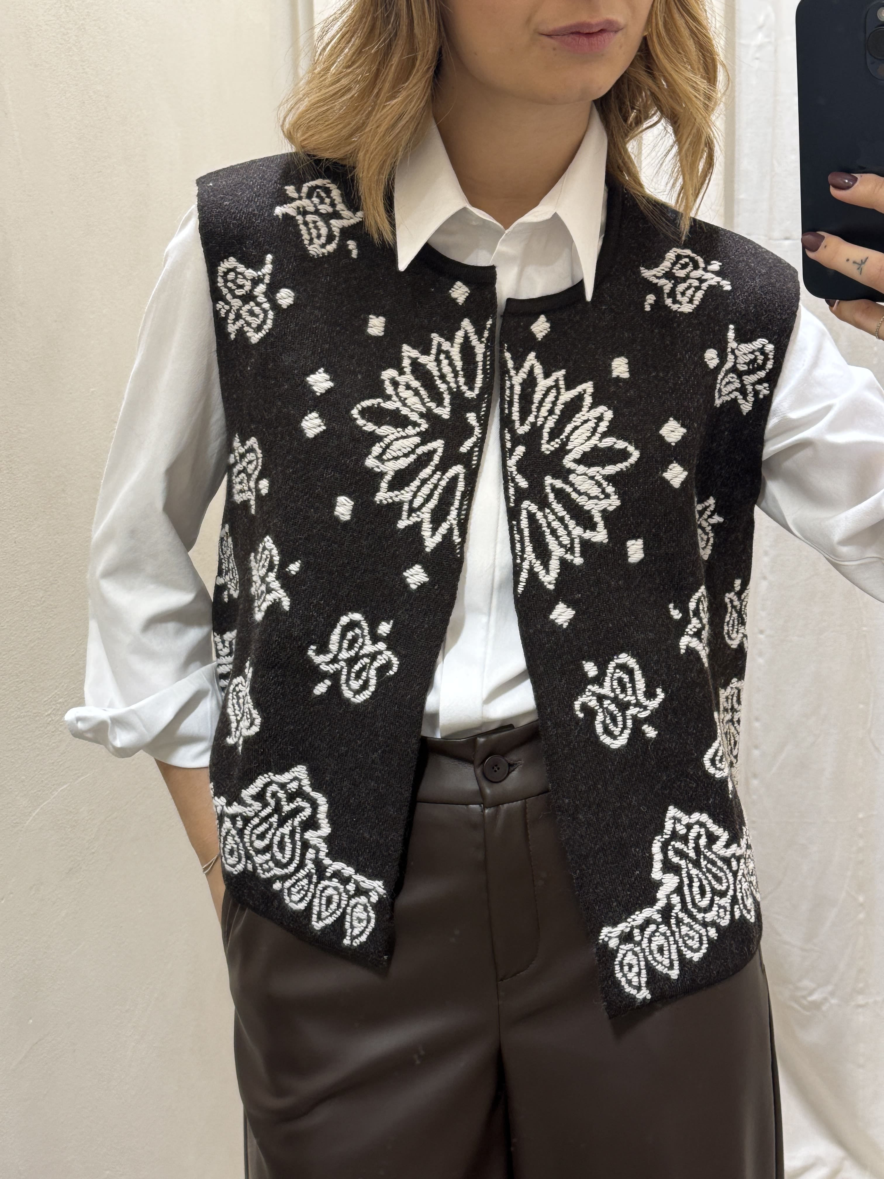 Gilet in maglia con ricami Tensione In