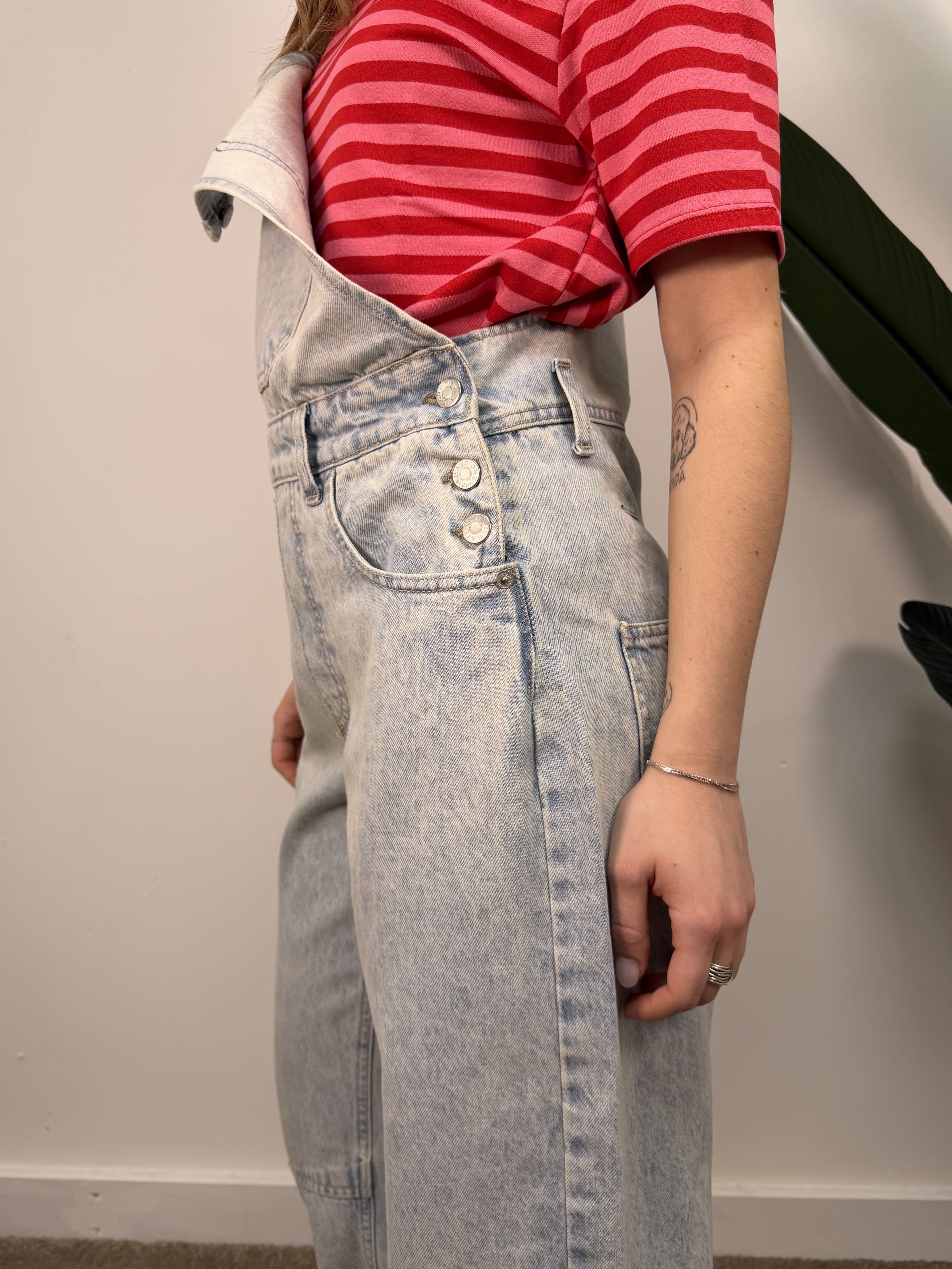 Salopette denim chiaro con jeans balloon HaveOne