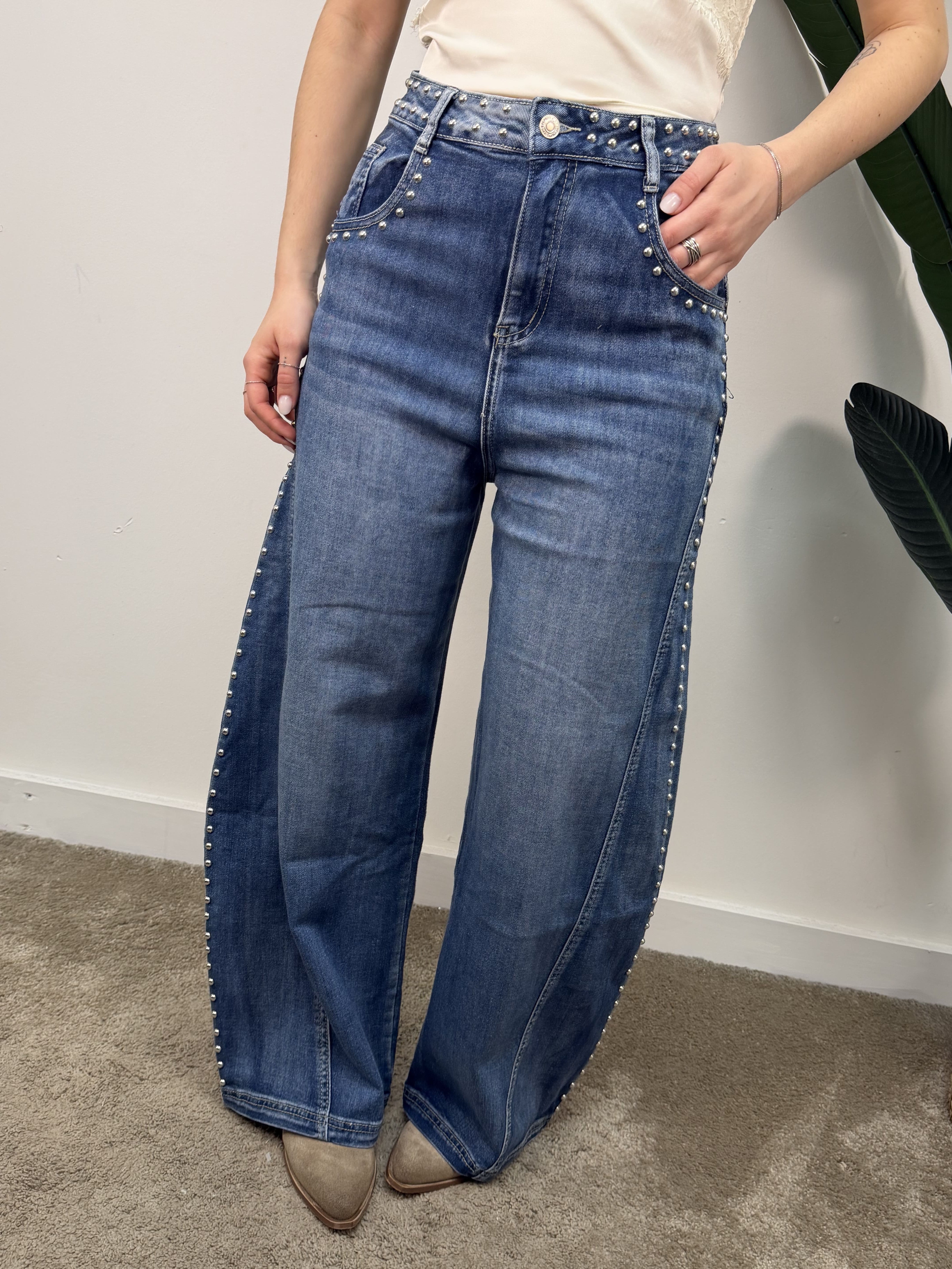 Jeans barrell con rivetti MyD