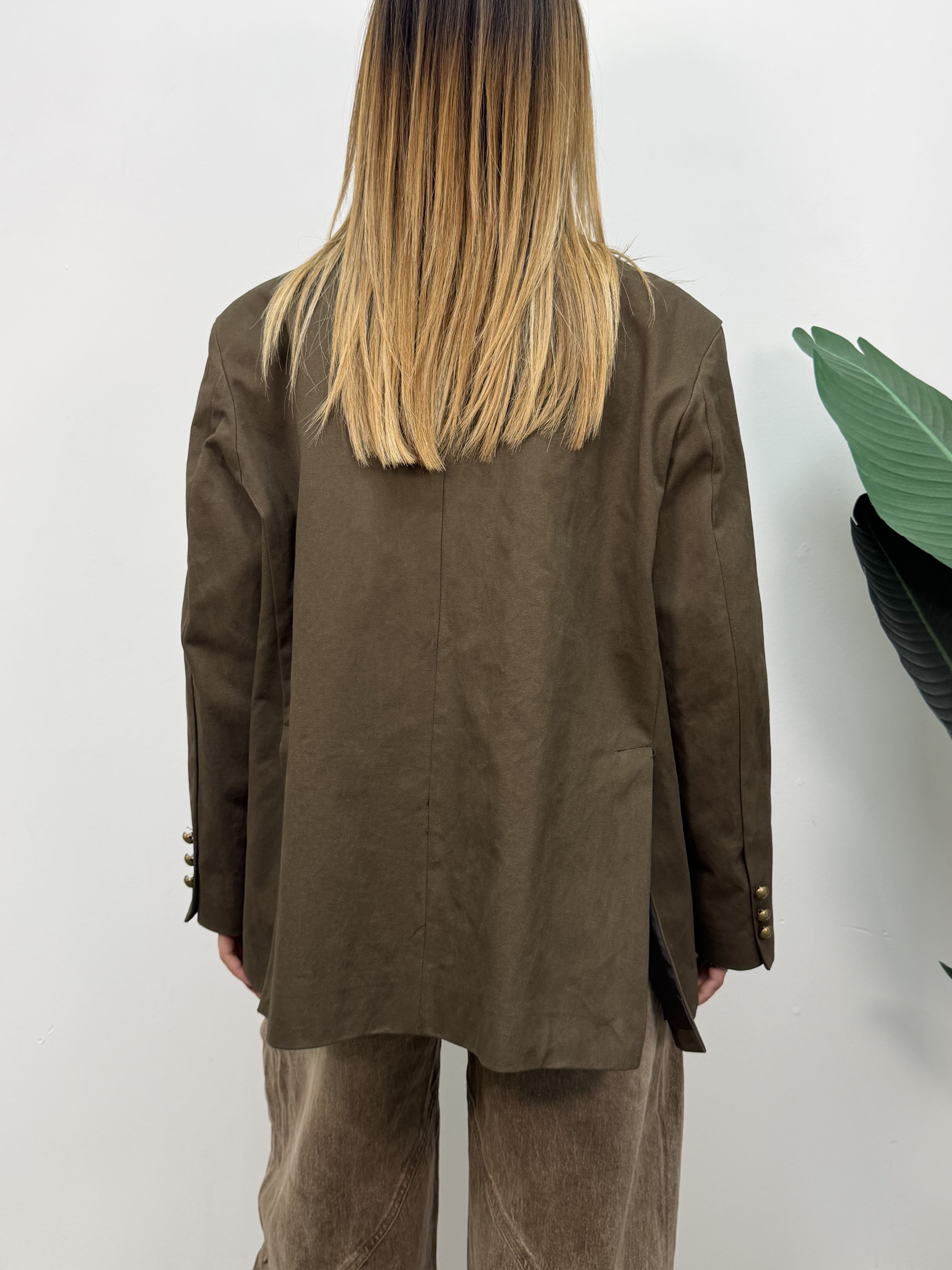 Giacca gabardina con borchie applicate MyD
