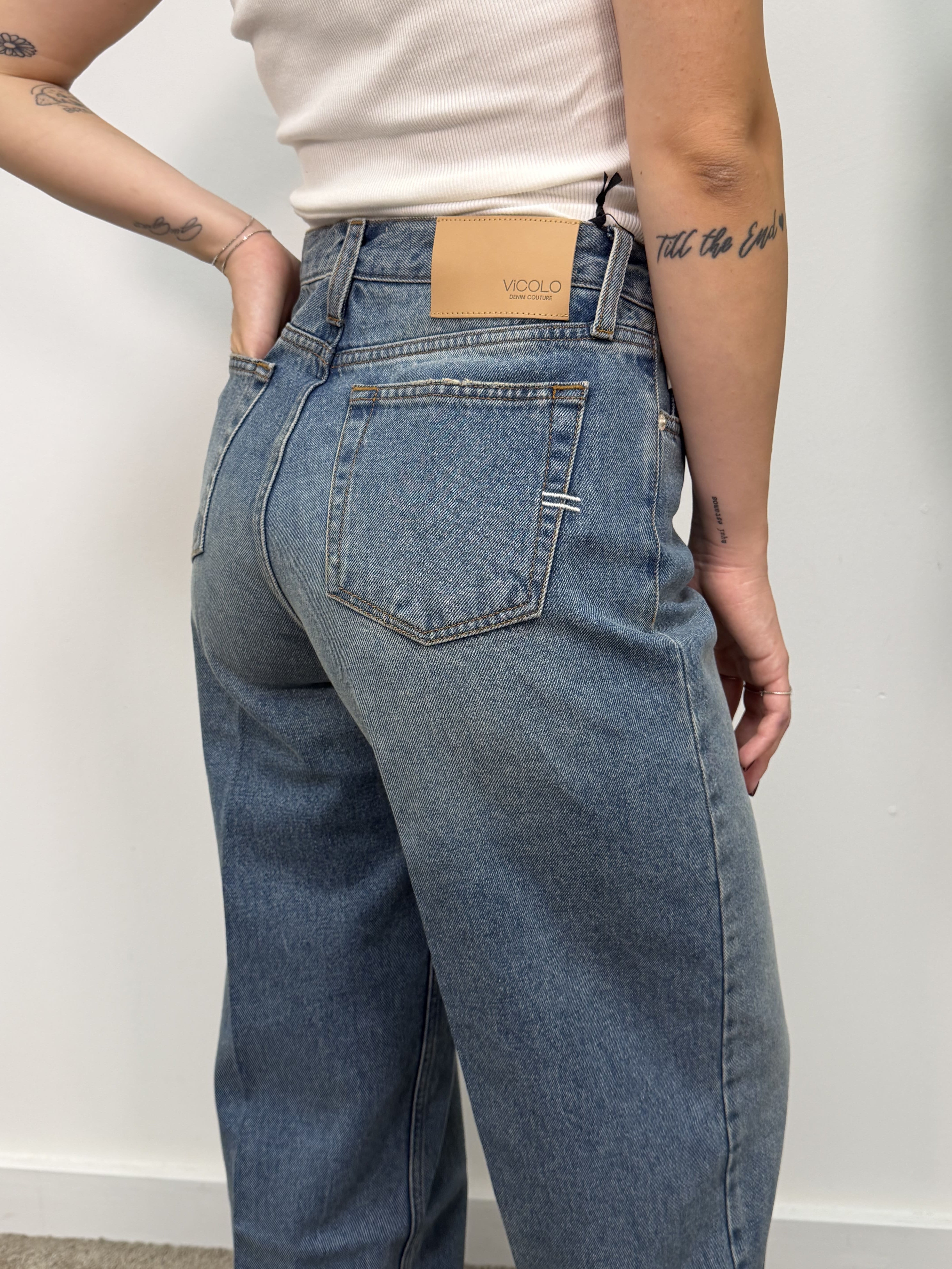 Jeans Xenobia denim chiaro gamba dritta VICOLO