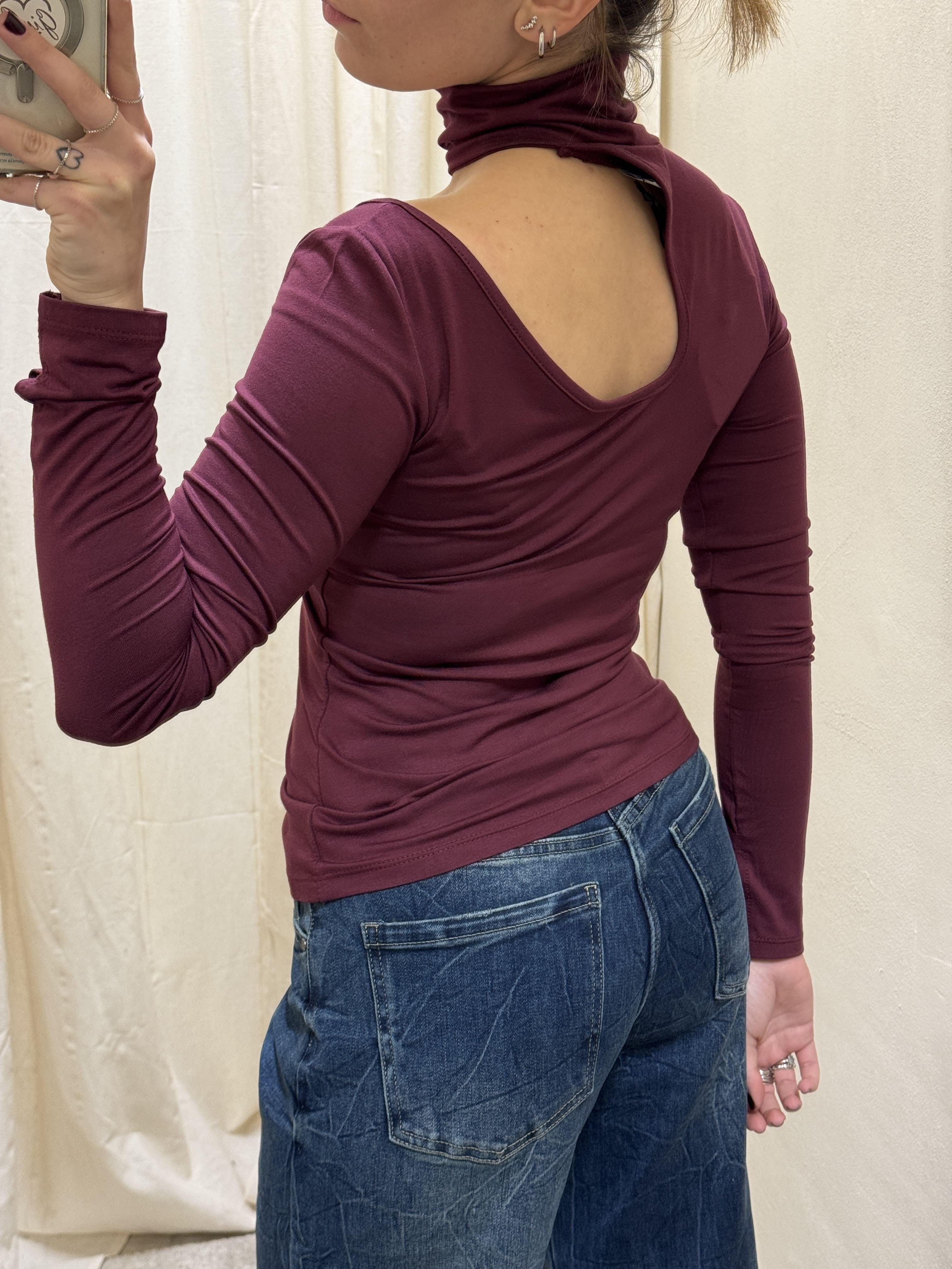 Maglia lupetto con cut-out MyD