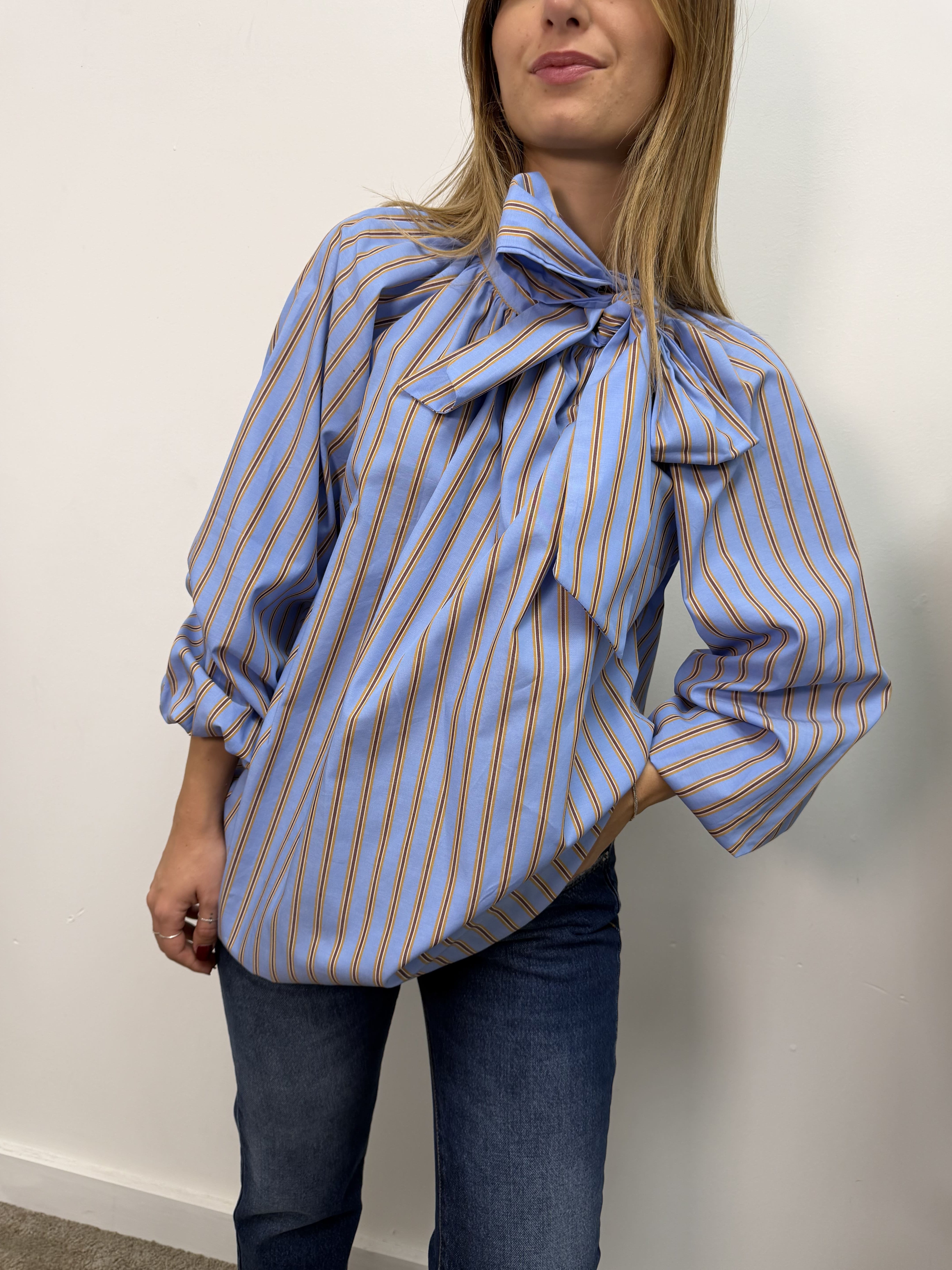 Camicia rigata in popeline con fiocco MyD