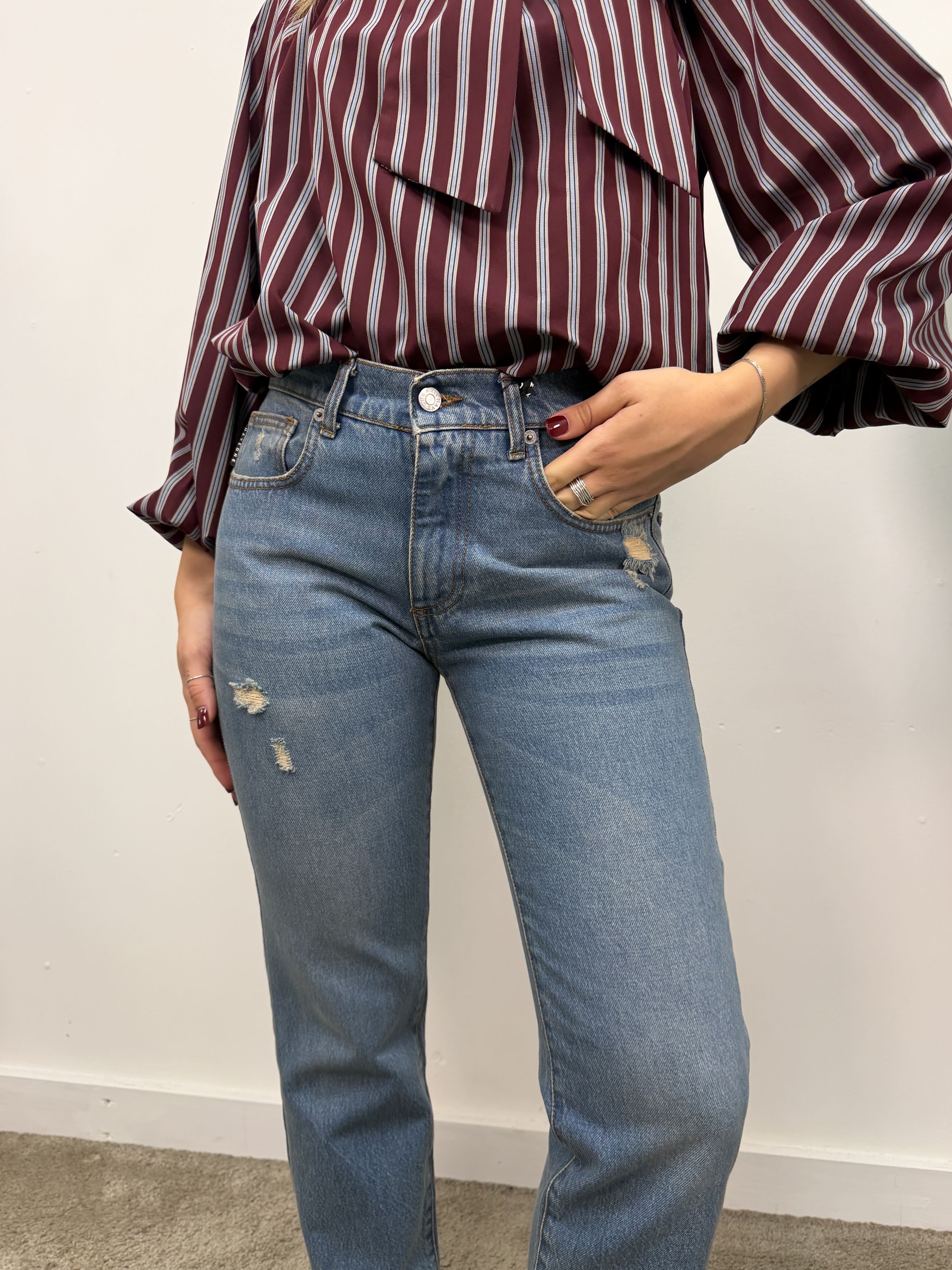 Jeans Lily sigaretta denim chiaro con rotture HaveOne