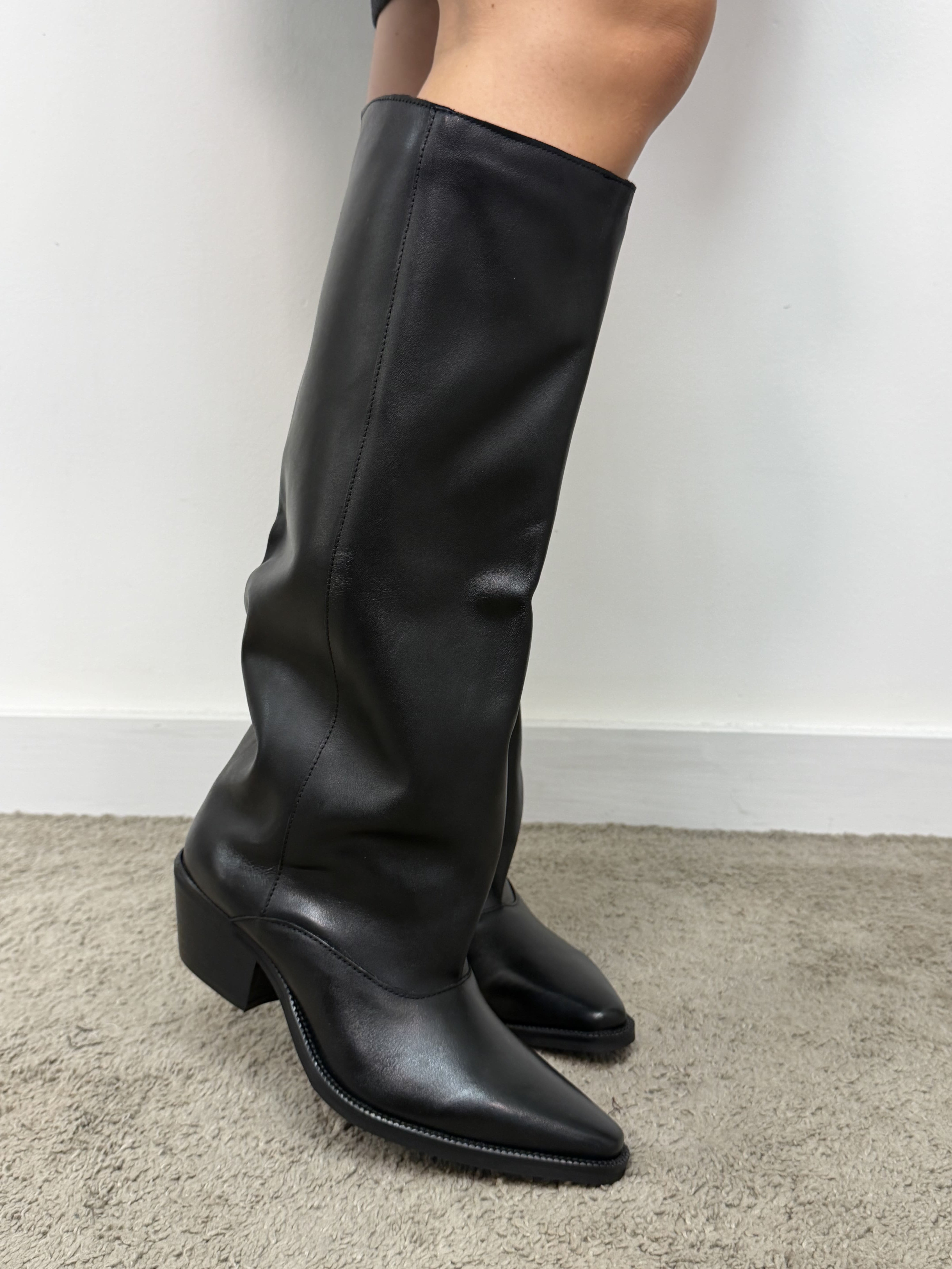Texano alto vitello nero Divine Follie