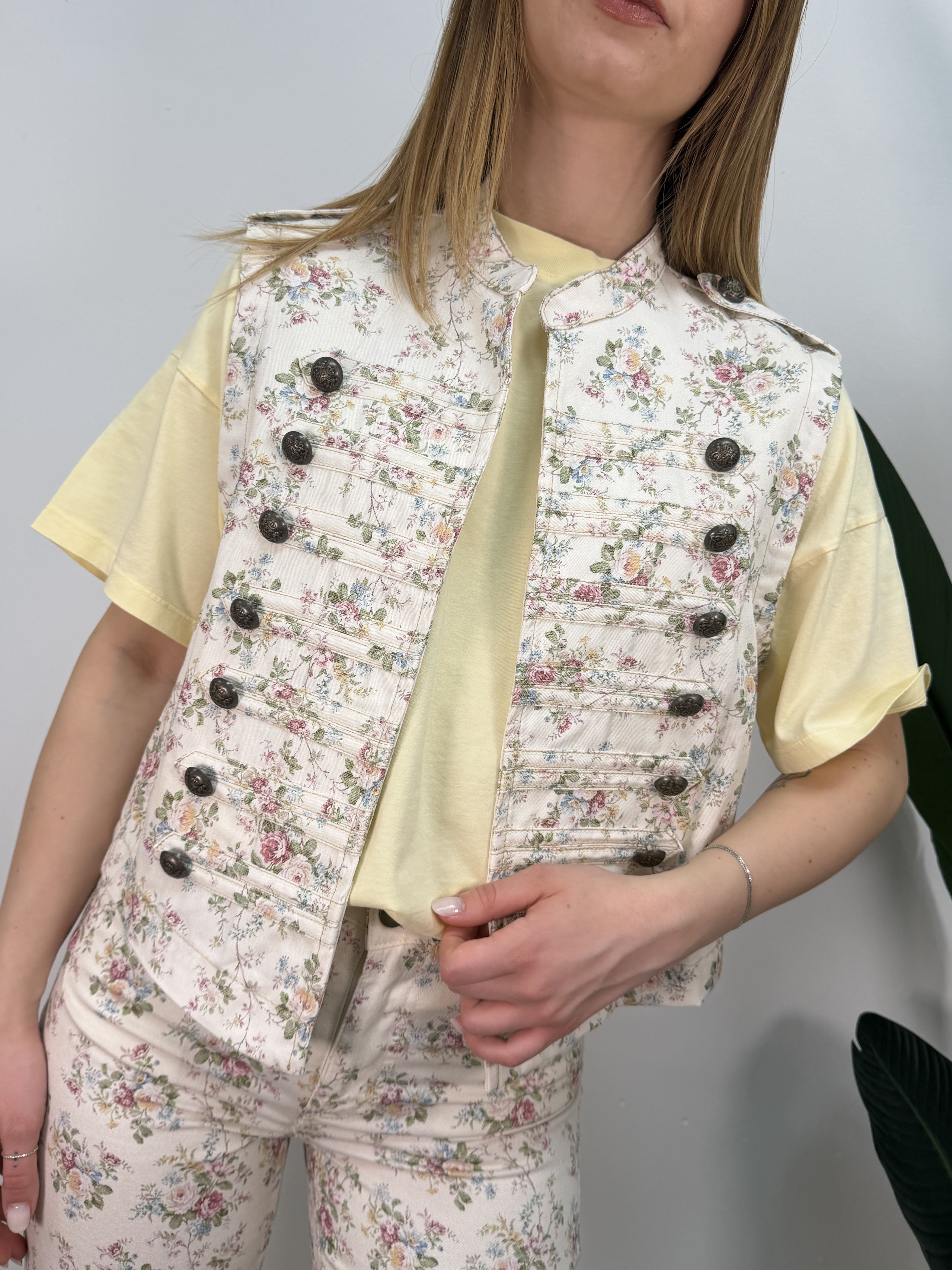 Gilet napoleonico in denim floreale Tensione In