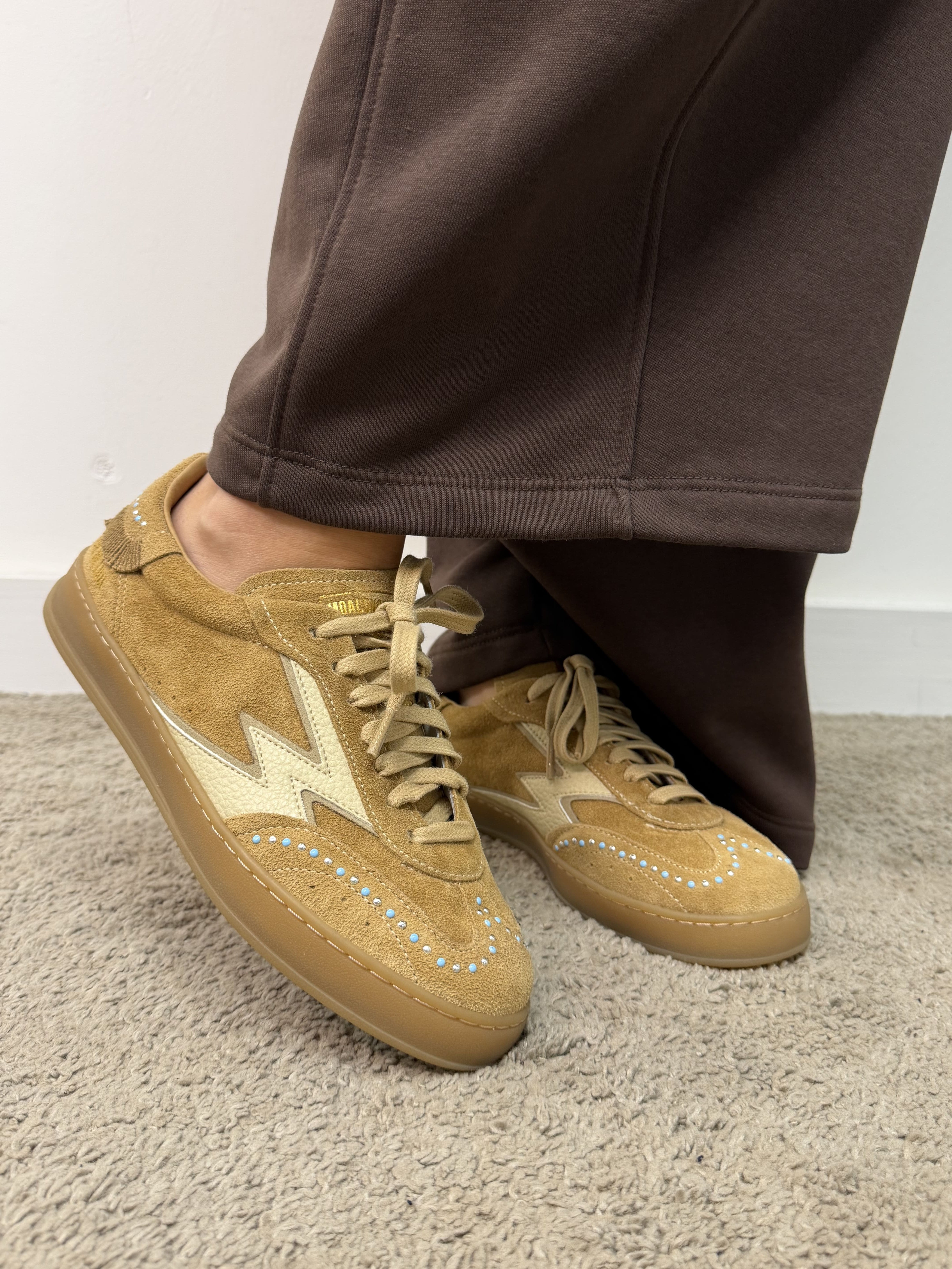 Sneakers Master Club con borchie e frange MoaConcept