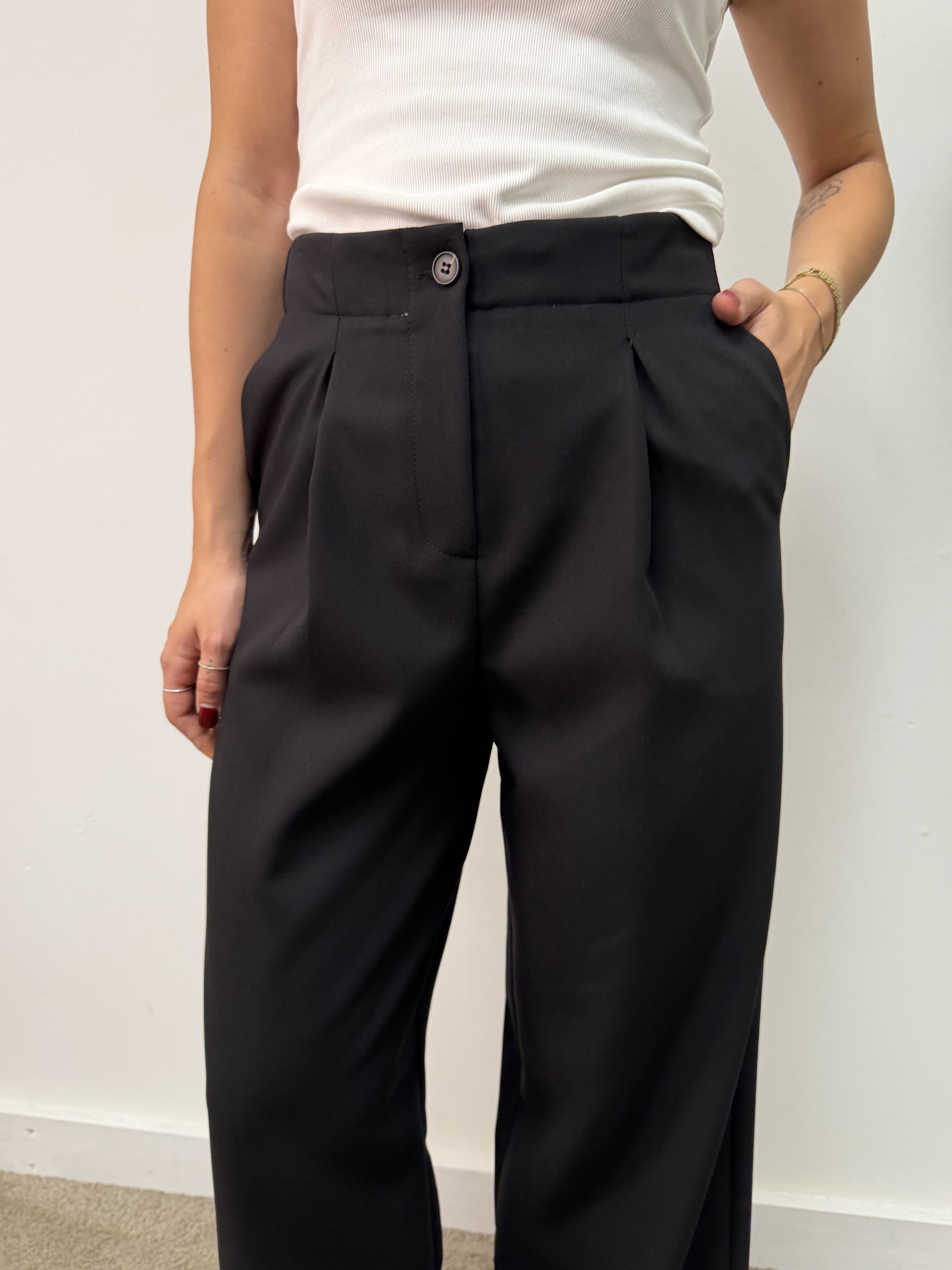 Pantalone dritto con pinces e risvolto Tensione In
