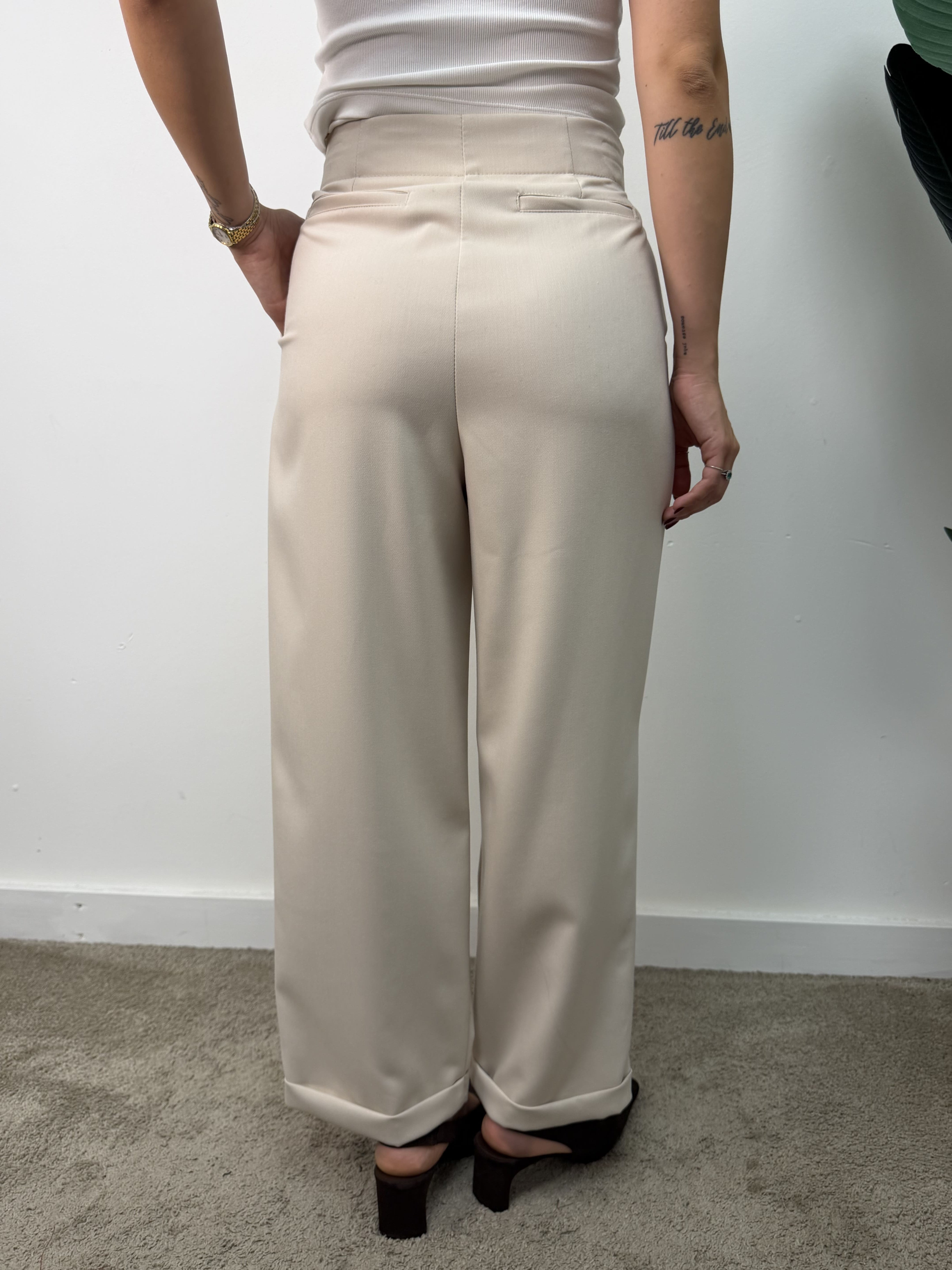 Pantalone dritto con pinces e risvolto Tensione In