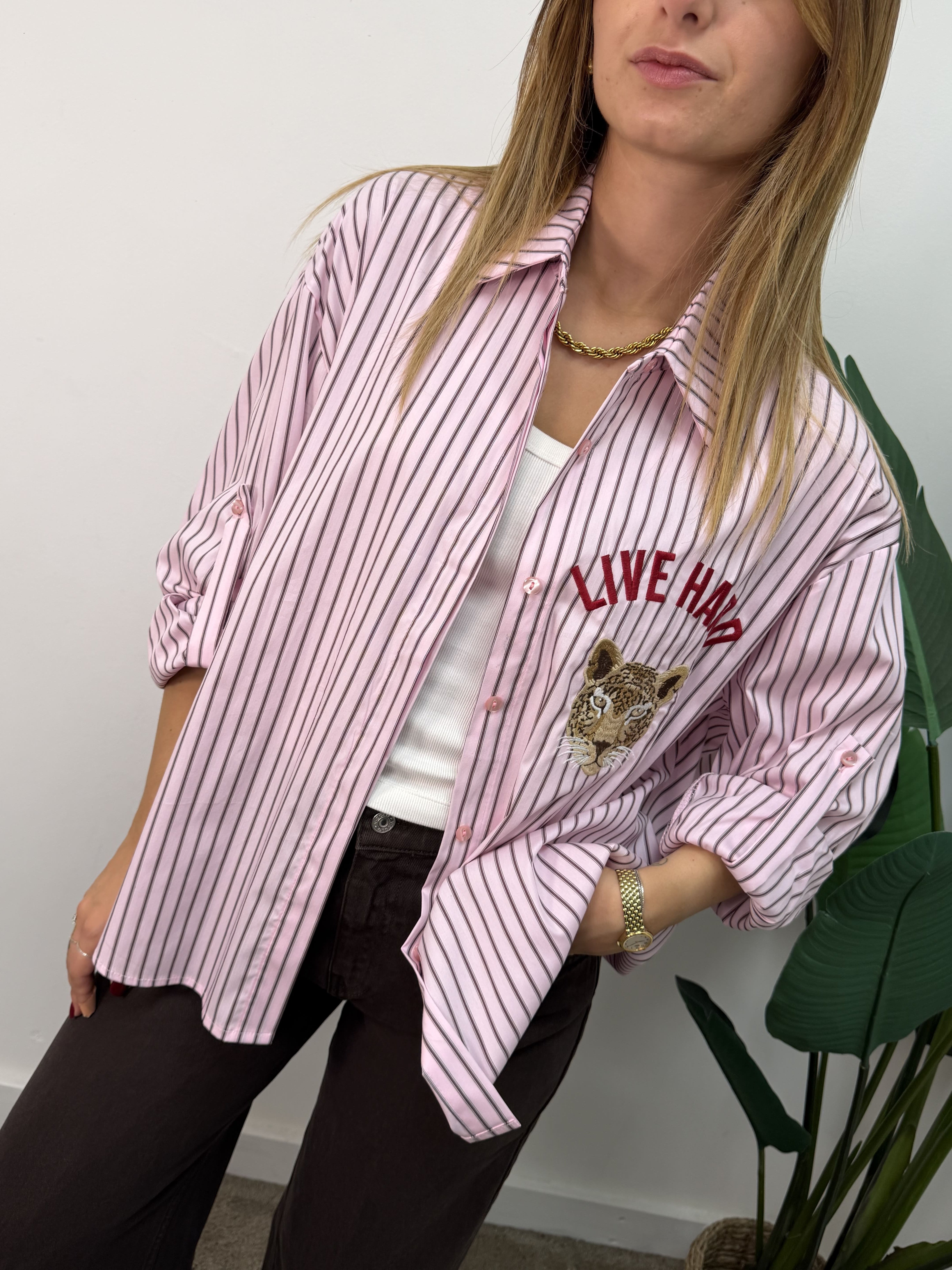 Camicia over rigata con ricamo tigre Tensione In