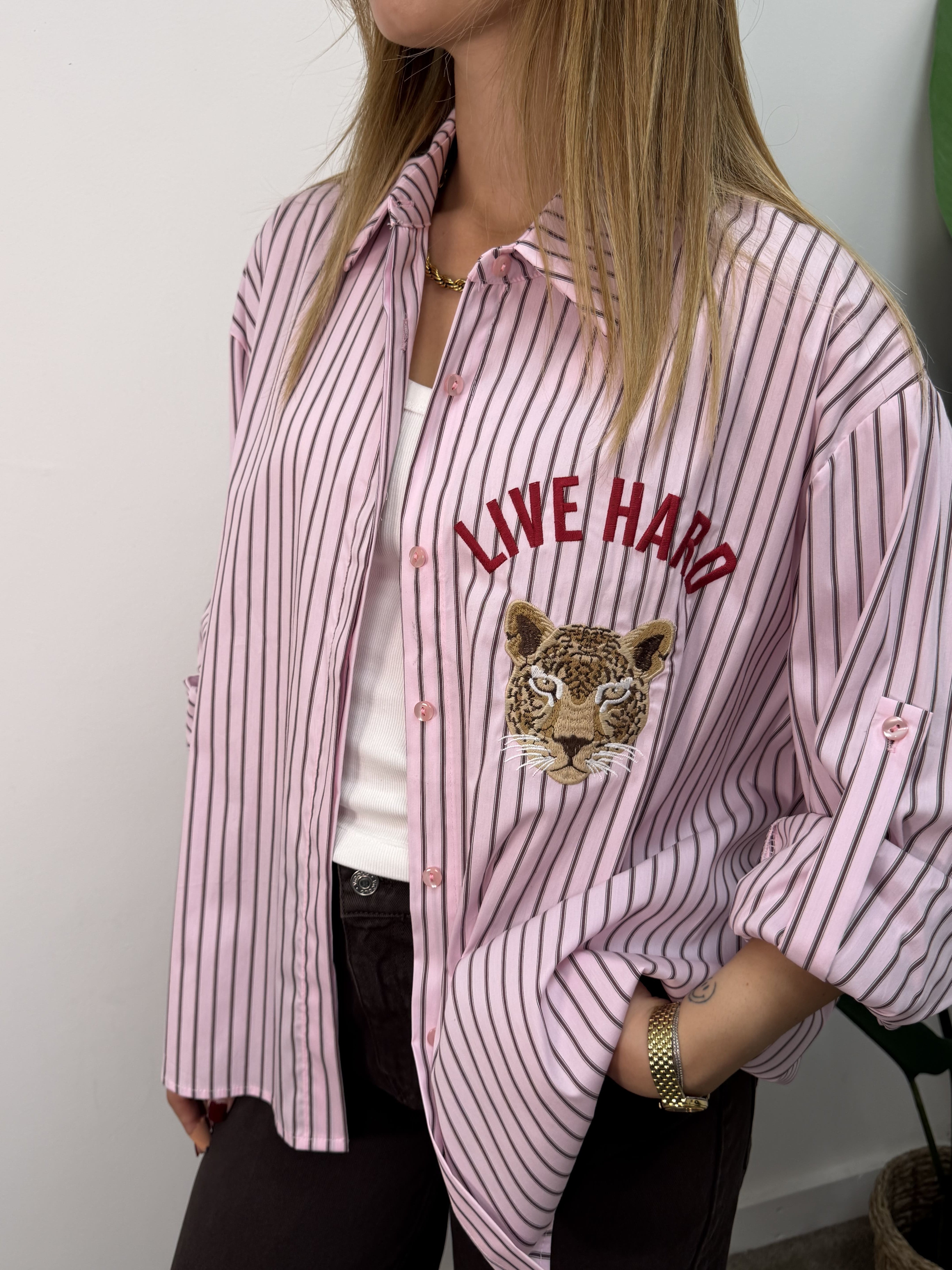 Camicia over rigata con ricamo tigre Tensione In