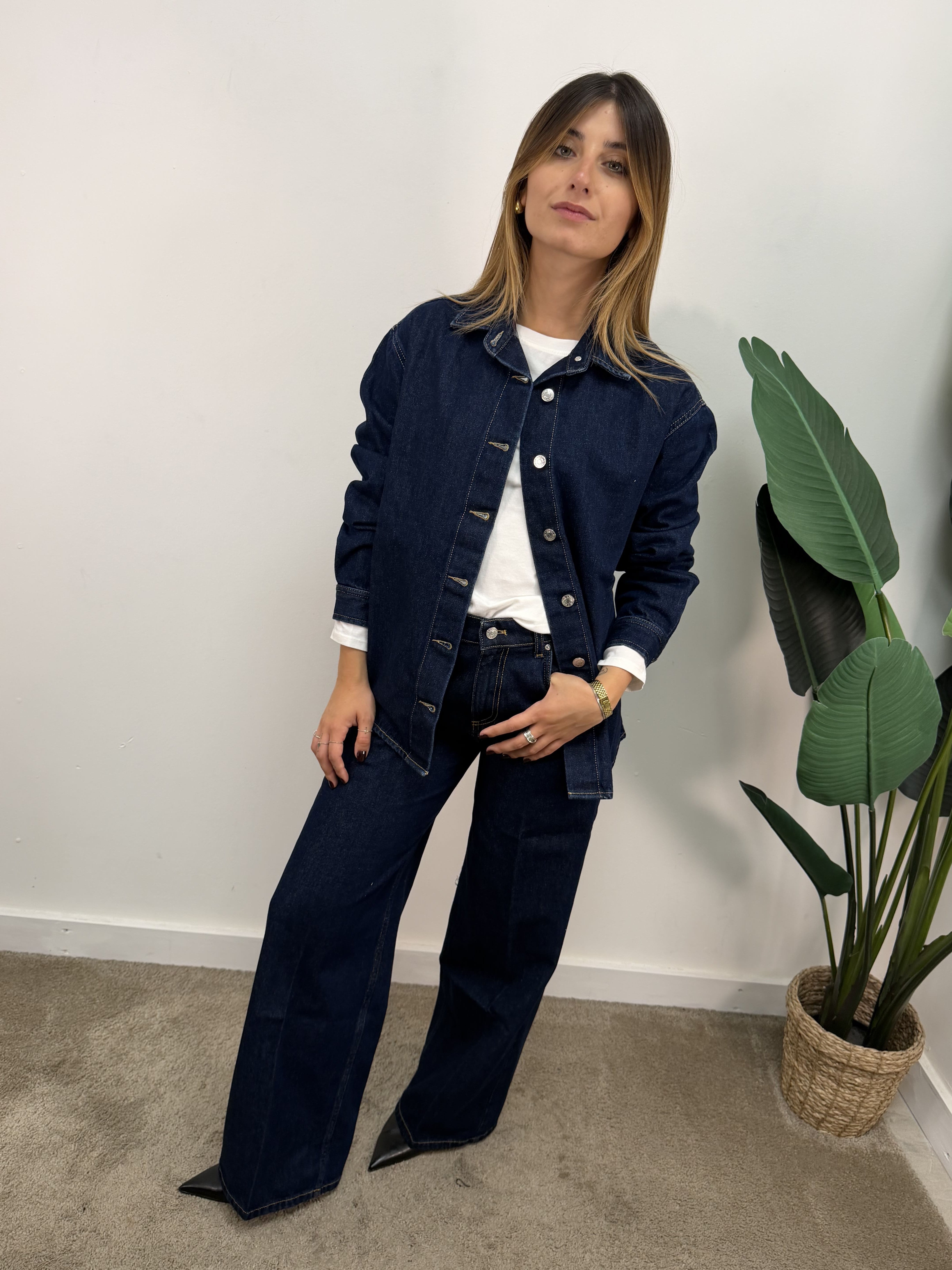 Camicia over denim scuro Vicolo