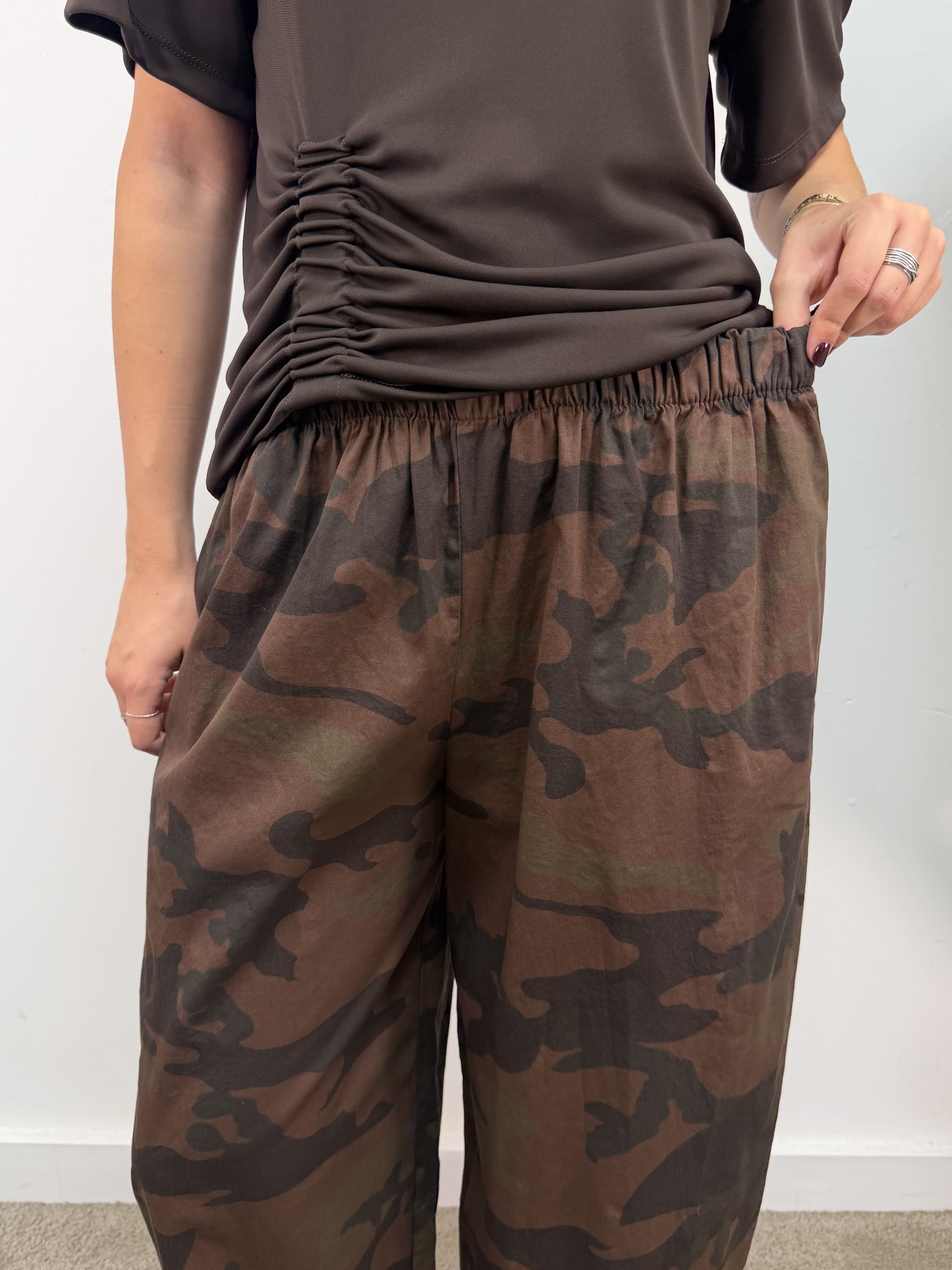 Pantalone ovetto stampa camouflage MyD