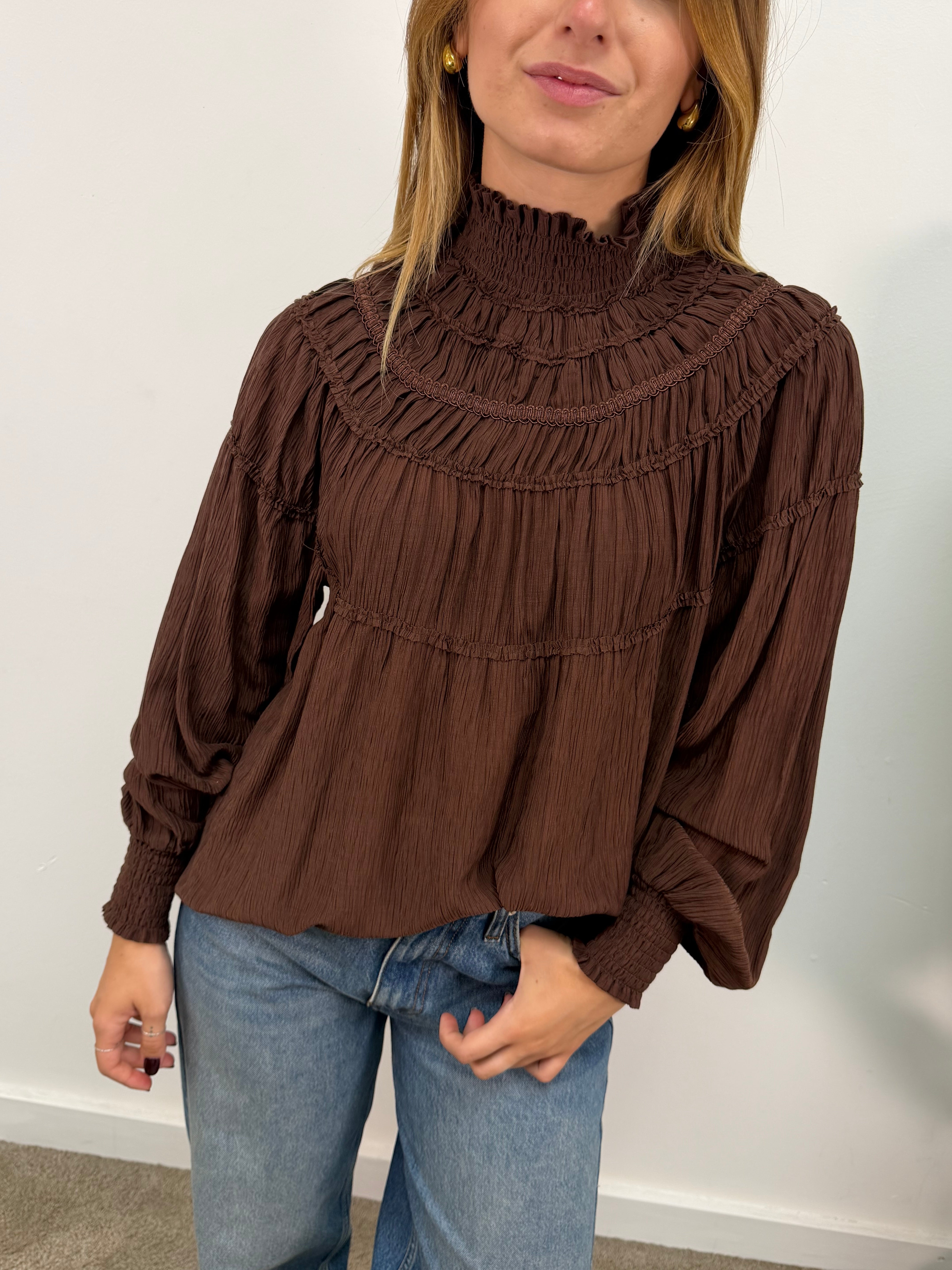 Blusa plissè collo cratere Amosa