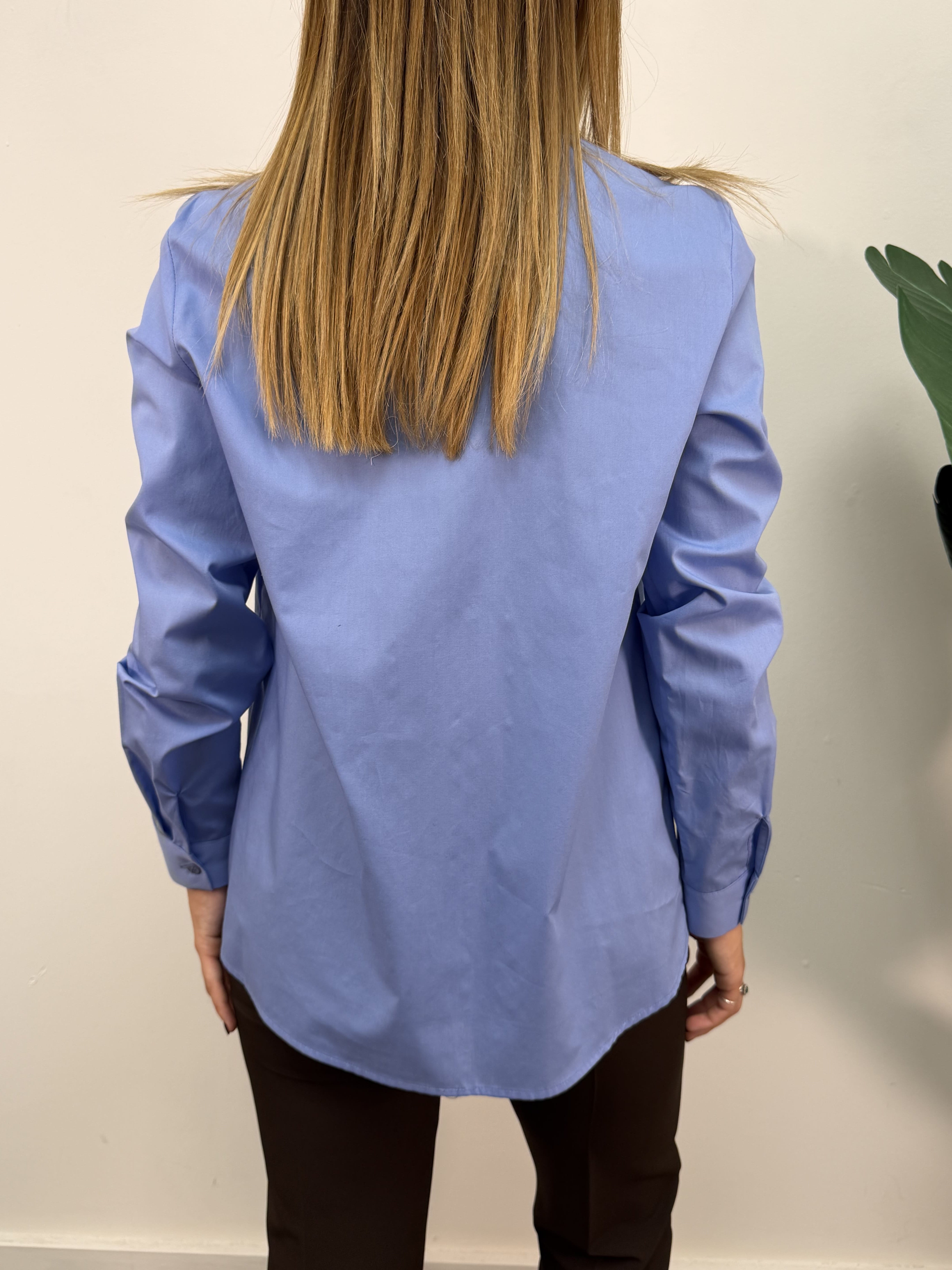 Camicia celeste over con cravatta Vicolo