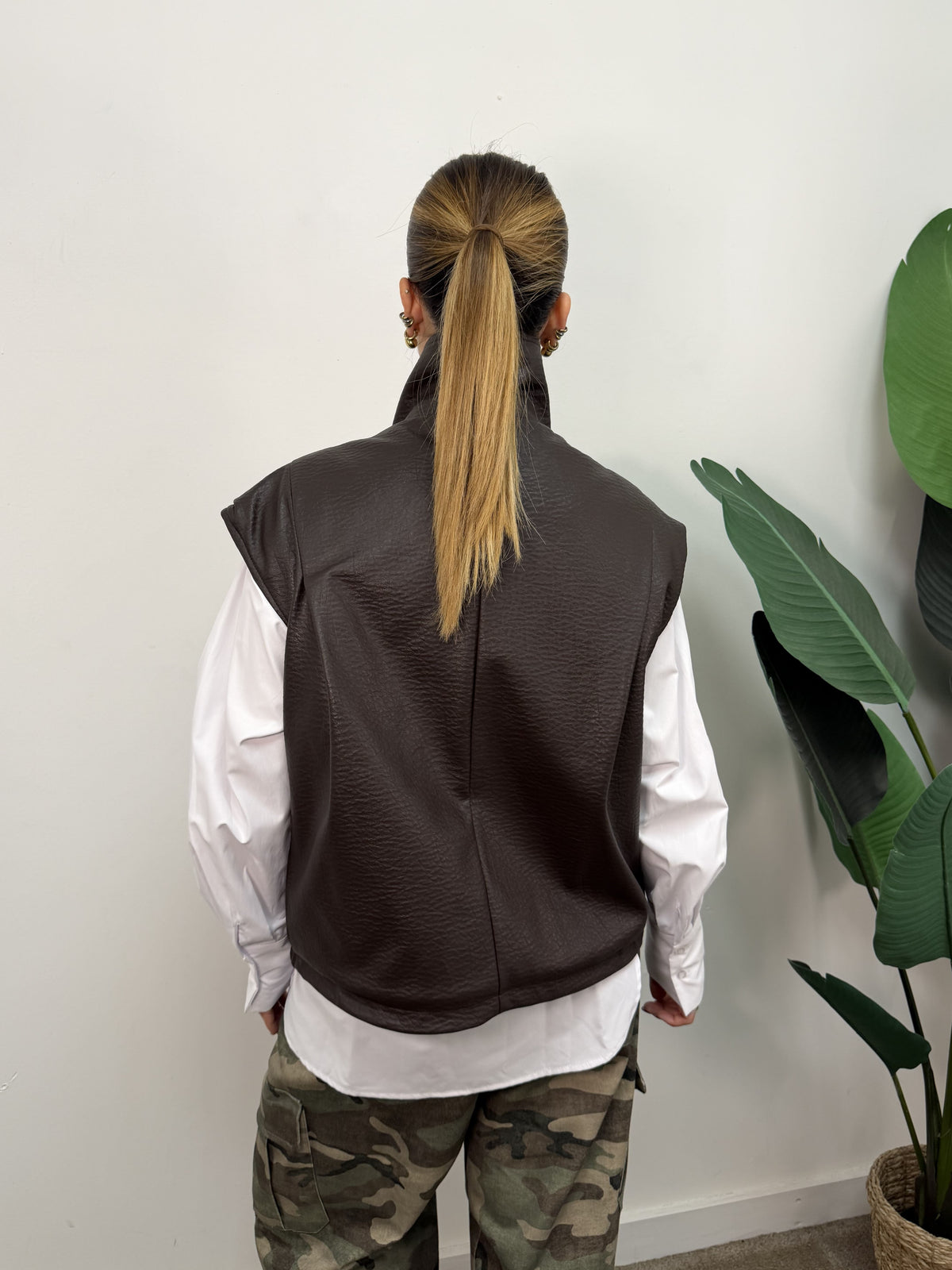 Gilet in ecopelle martellata Dixie