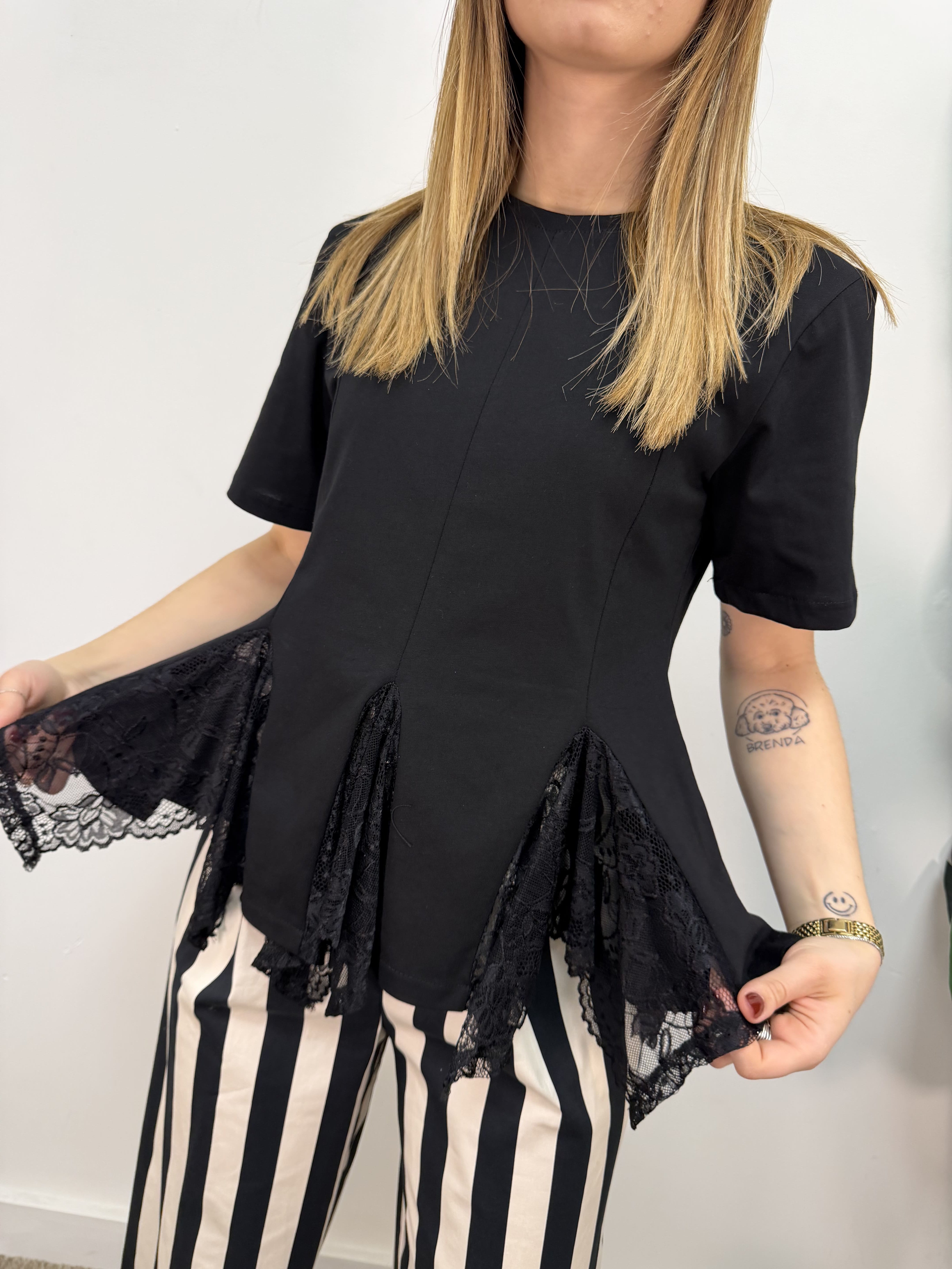 T-shirt sagomata con pizzo HaveOne