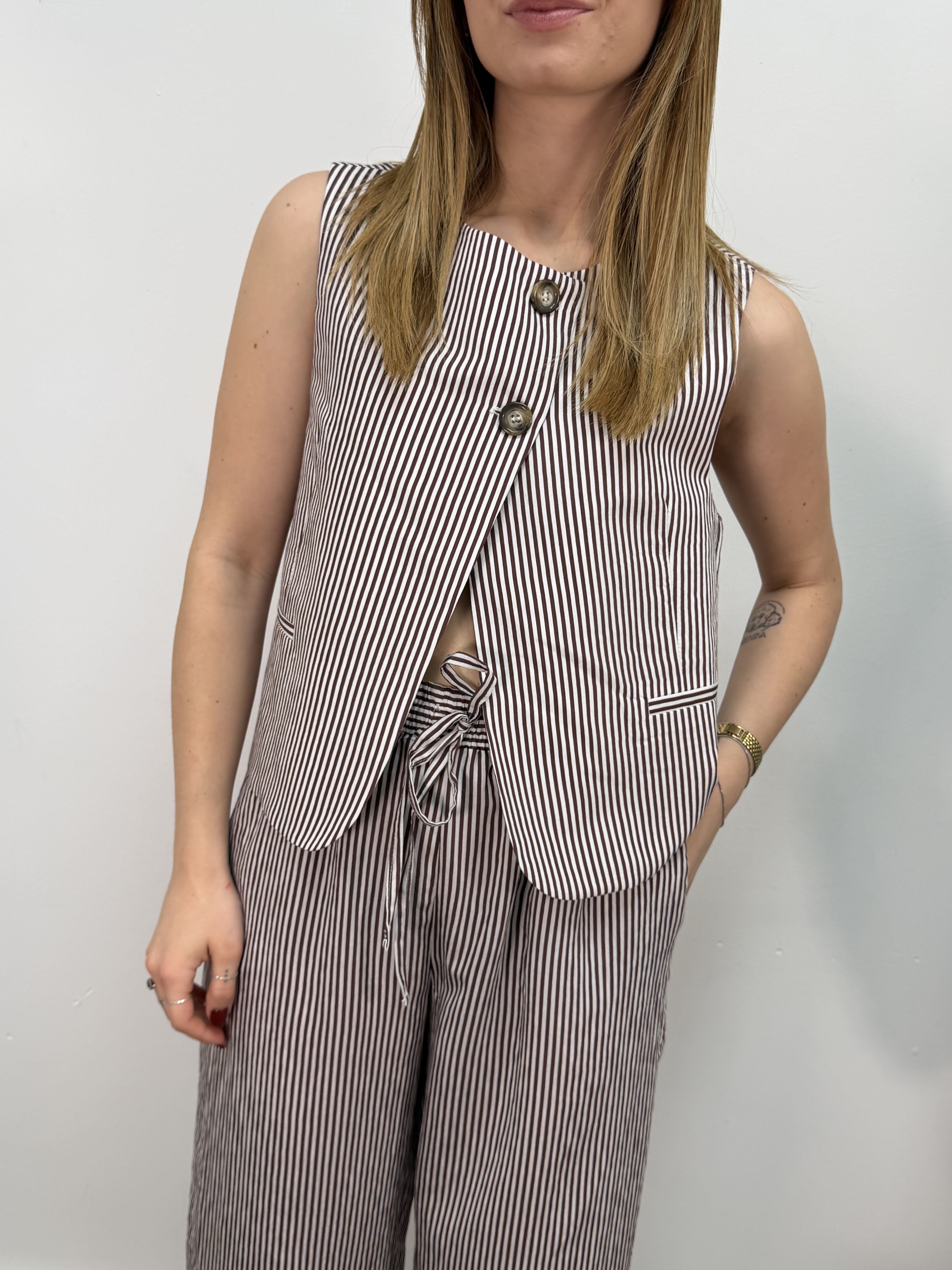 Gilet rigato con bottone alto Vicolo