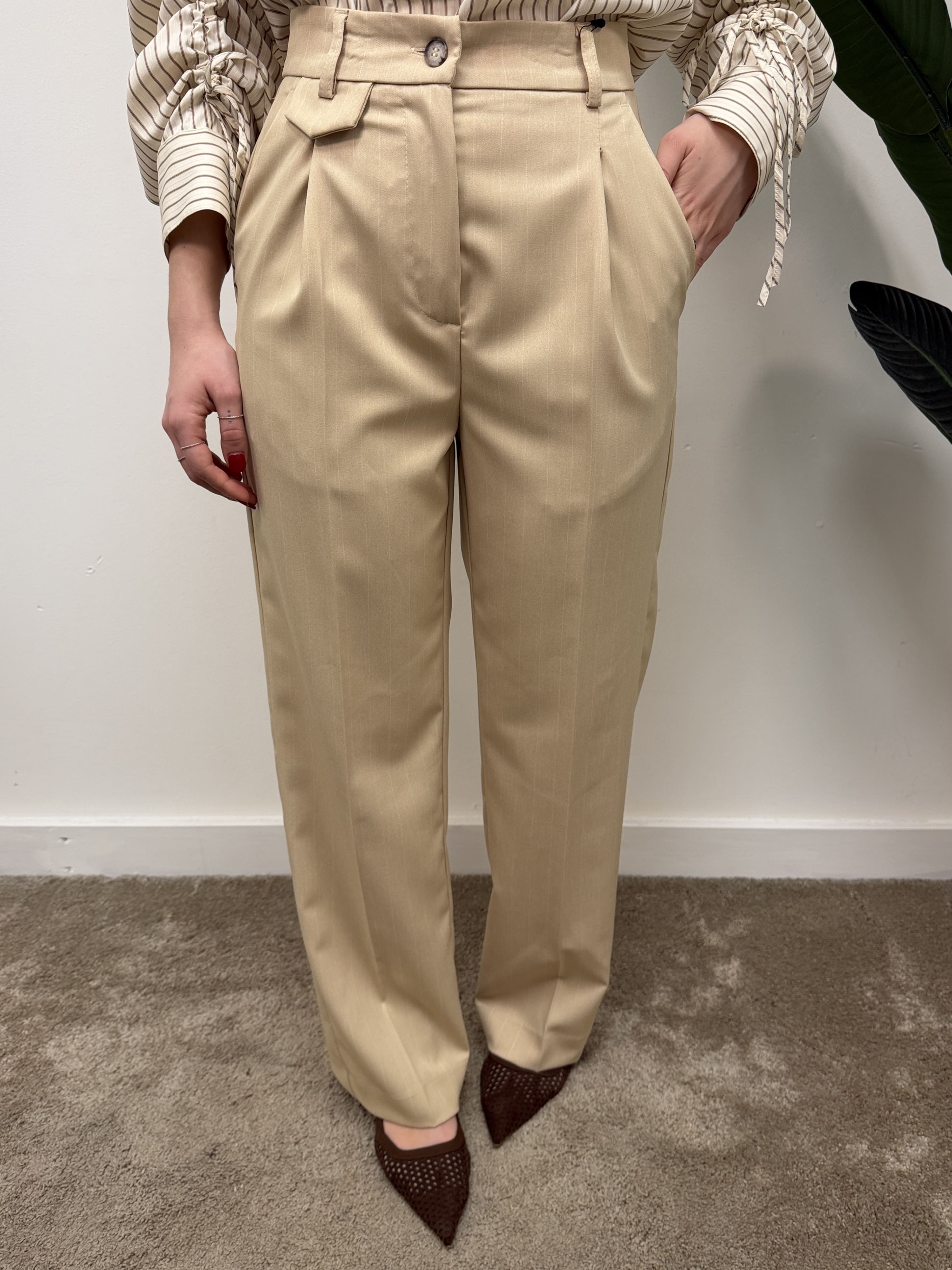 Pantalone dritto gessato con pinces VICOLO