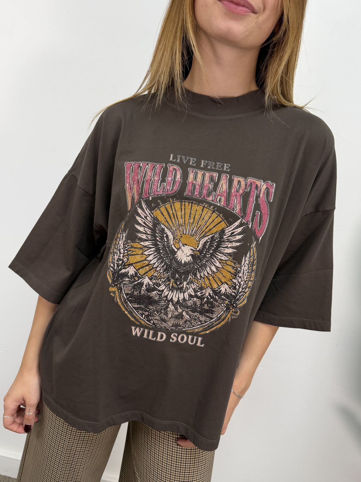 T-shirt super over stampa "Live free wild hearts" Susy Mix