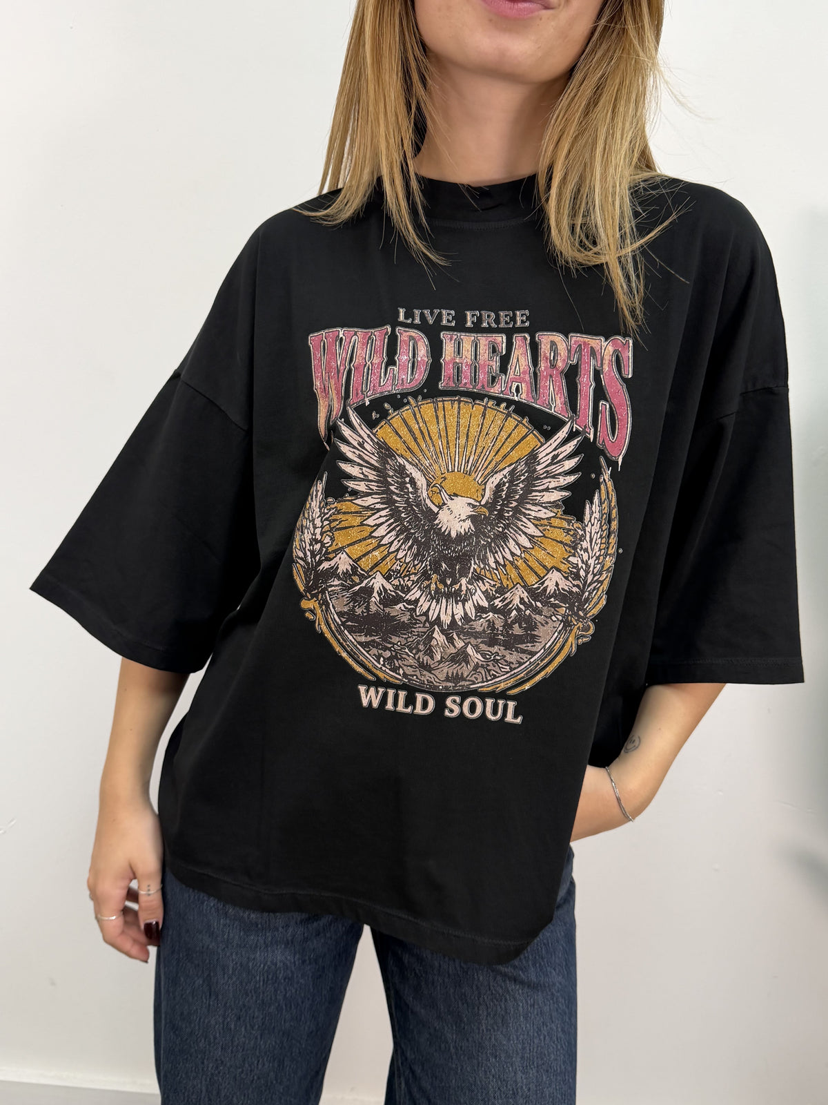 T-shirt super over stampa "Live free wild hearts" Susy Mix
