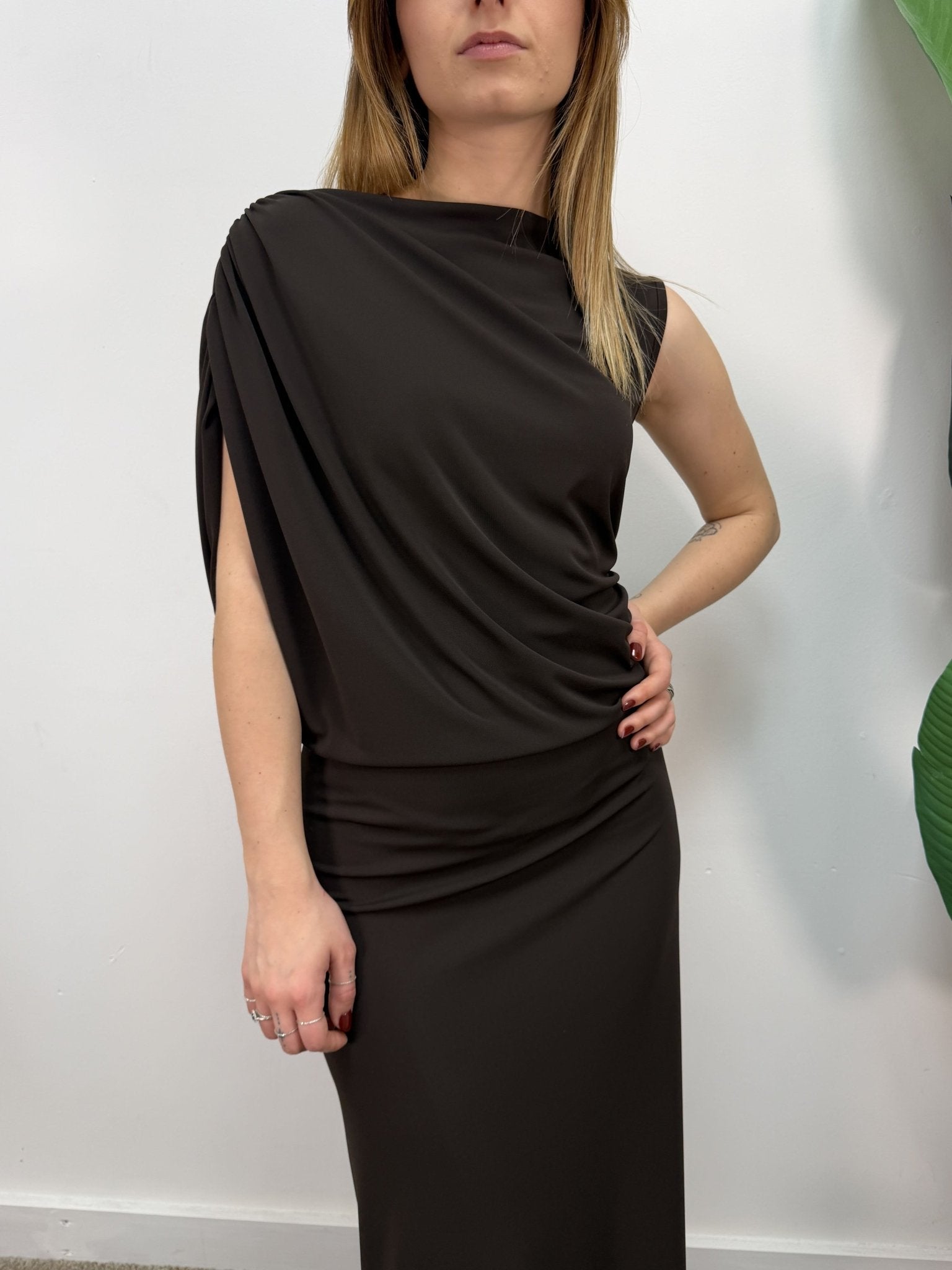 Abito lungo tubino con spalla scesa Vicolo - GiuGiò | Shop online