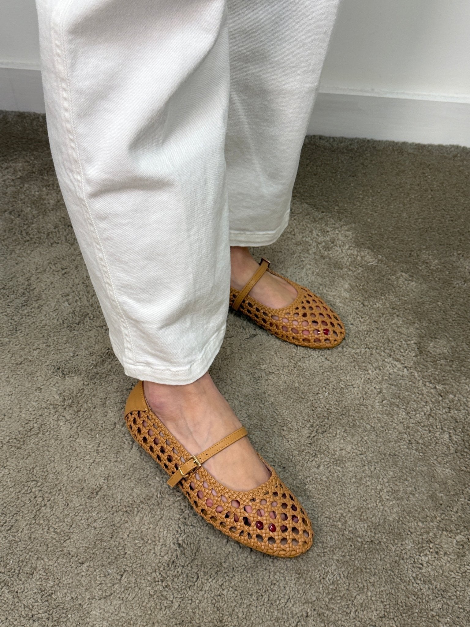 Ballerina ecopelle intrecciata con fibbiette Via Mondana - GiuGiò | Shop online