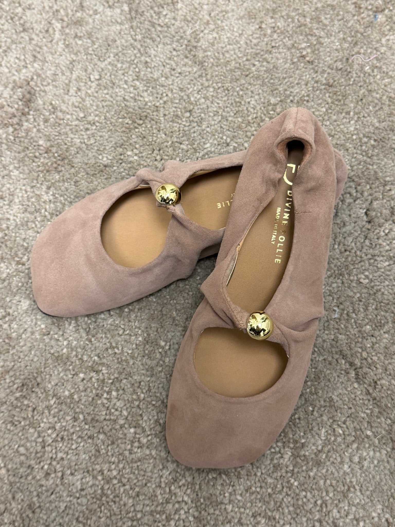 Ballerina in camoscio con dettaglio metallico Divine Follie - GiuGiò | Shop online