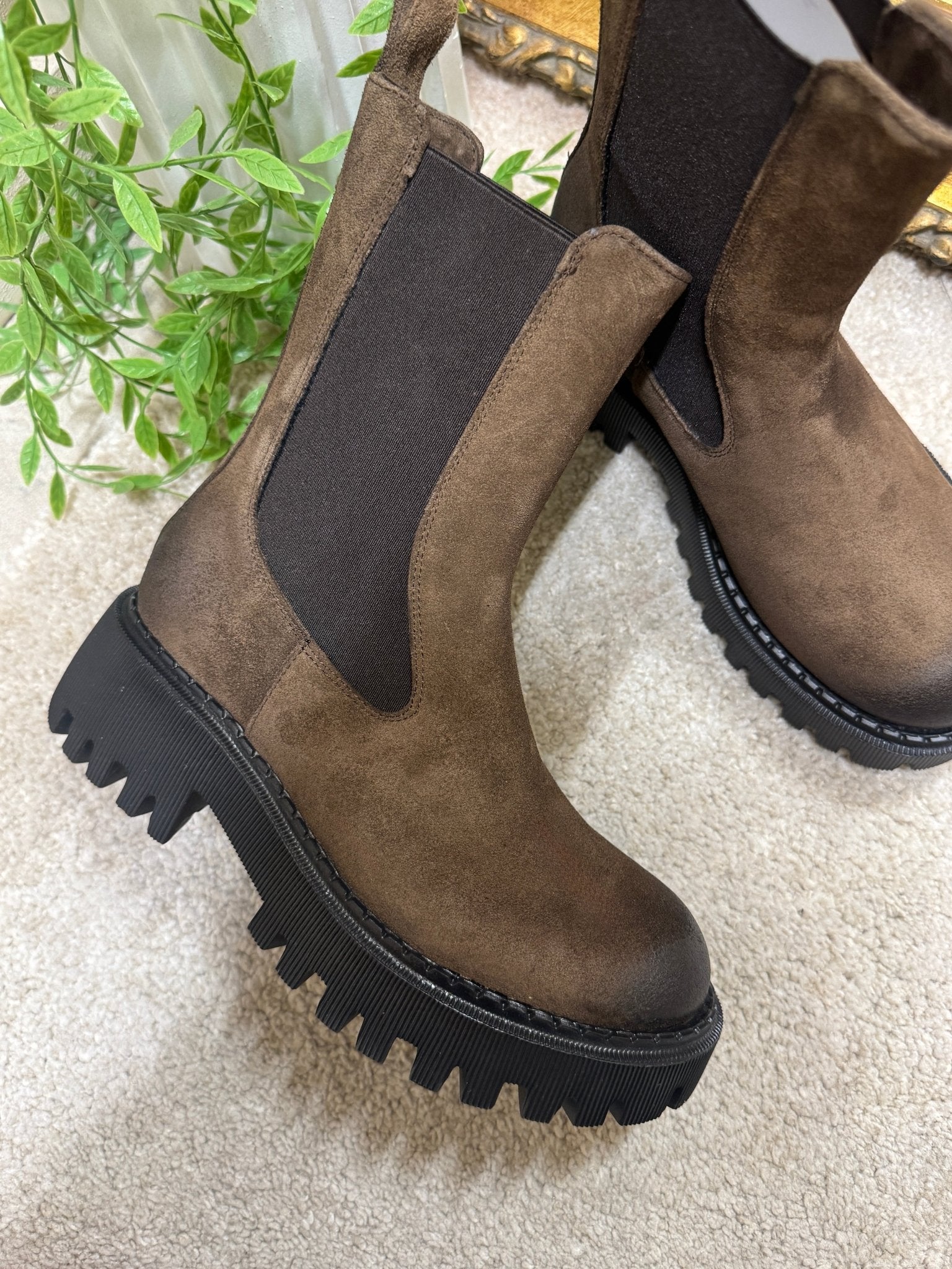 Beatles pelle scamosciata platform Noa - GiuGiò | Shop online