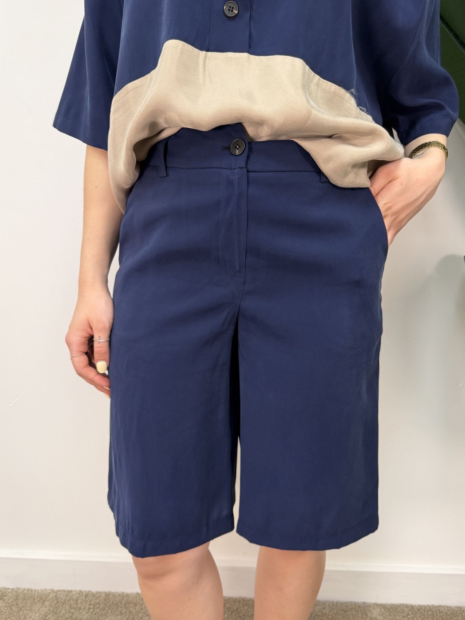 Bermuda in cupro Tensione In - GiuGiò | Shop online