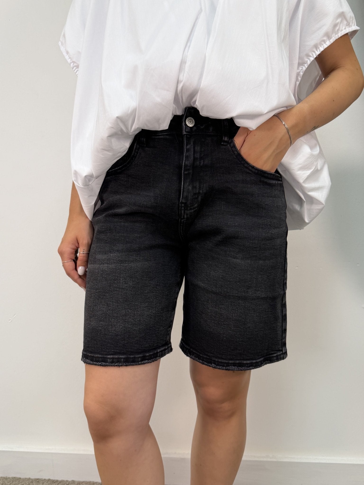 Bermuda in denim nero MyD - GiuGiò | Shop online