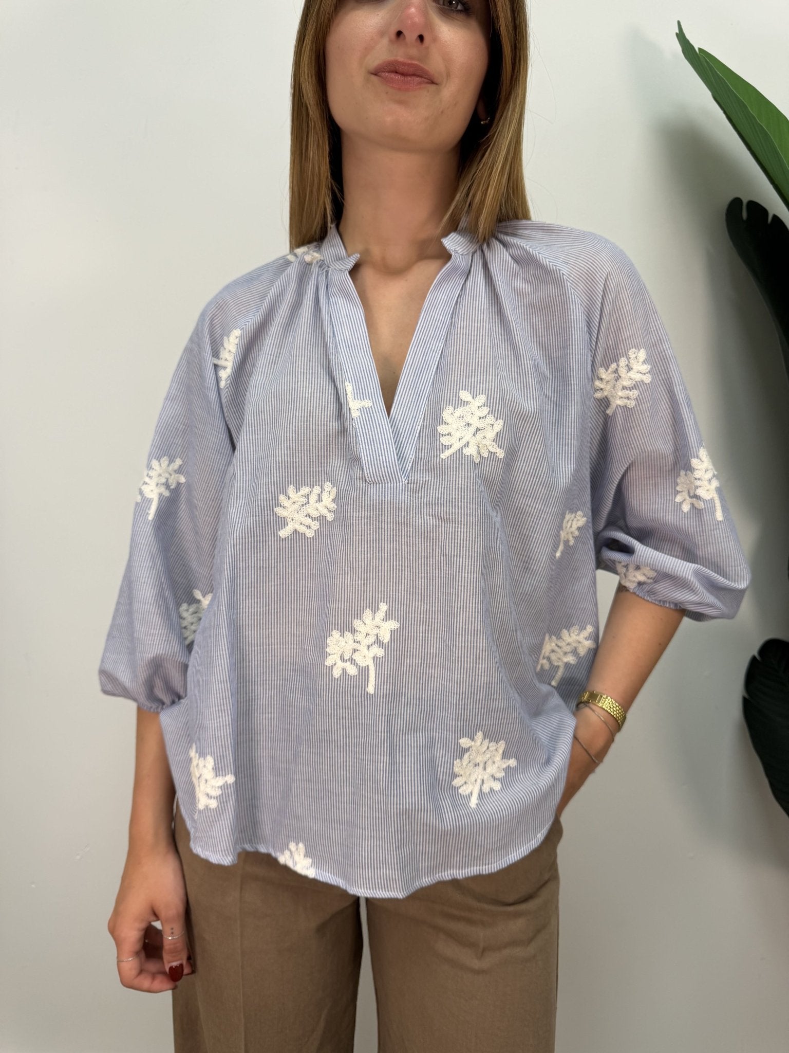 Blusa bacchettata con ricami floreali Please - GiuGiò | Shop online