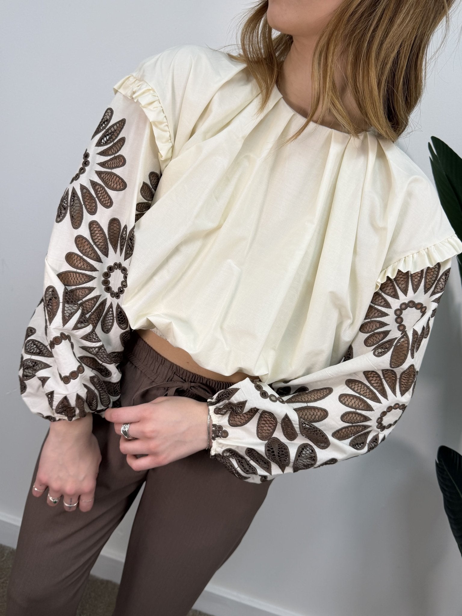 Blusa in cotone con ricami marrone Dixie - GiuGiò | Shop online