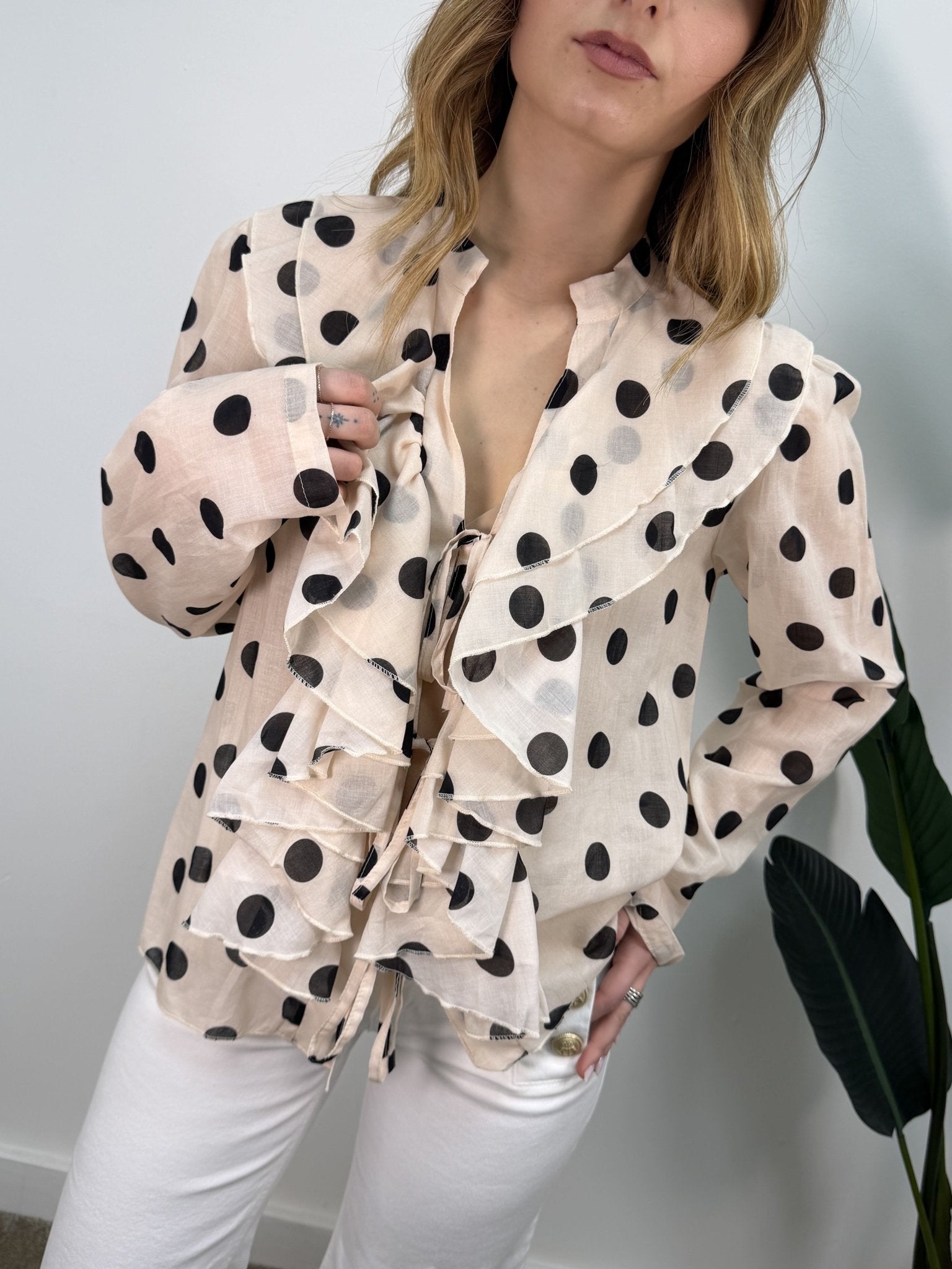 Blusa pois scollo V con rouches Susy Mix - GiuGiò | Shop online