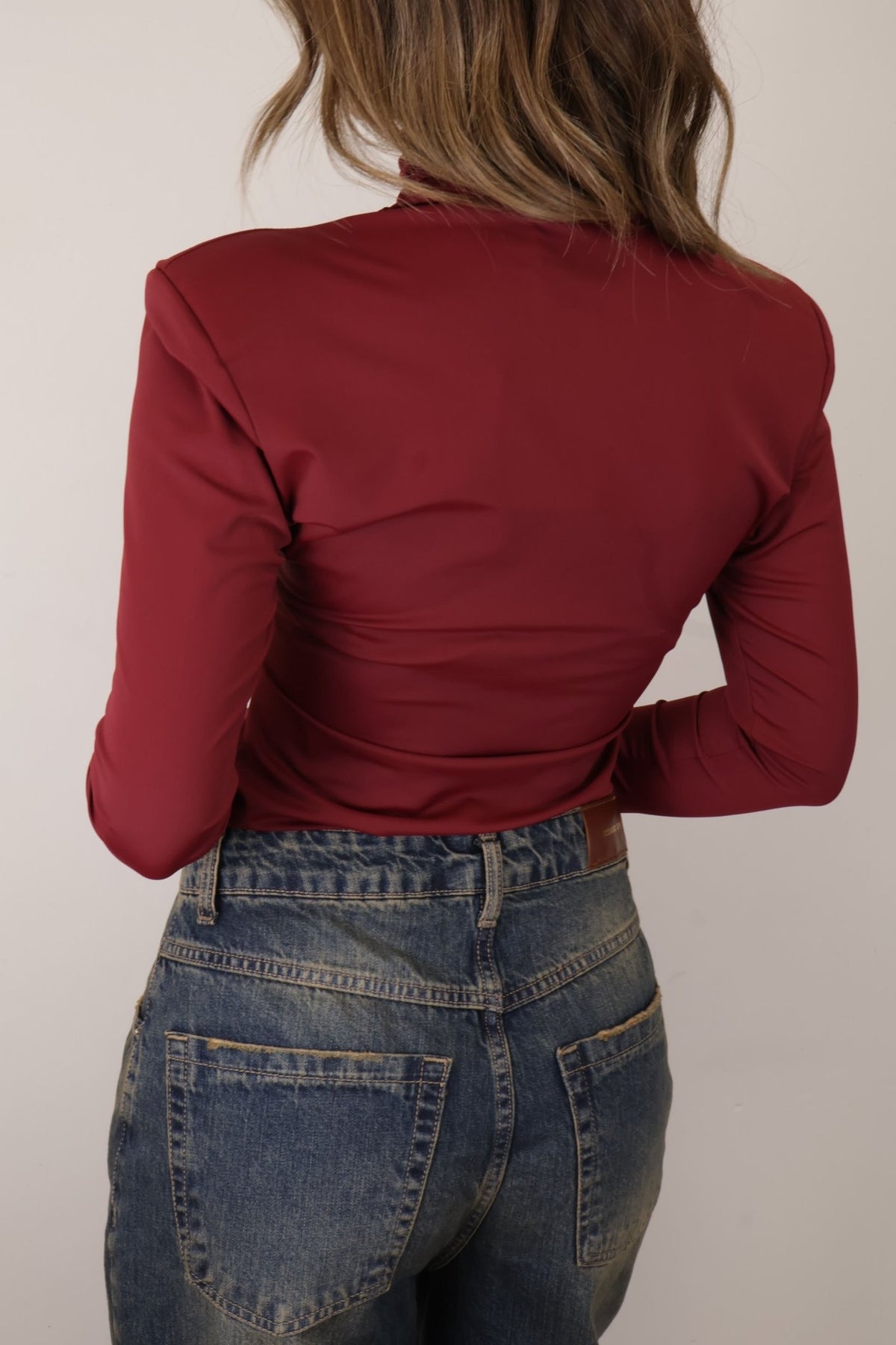 Body in lycra collo alto spalline imbottite Tensione In - GiuGiò | Shop online