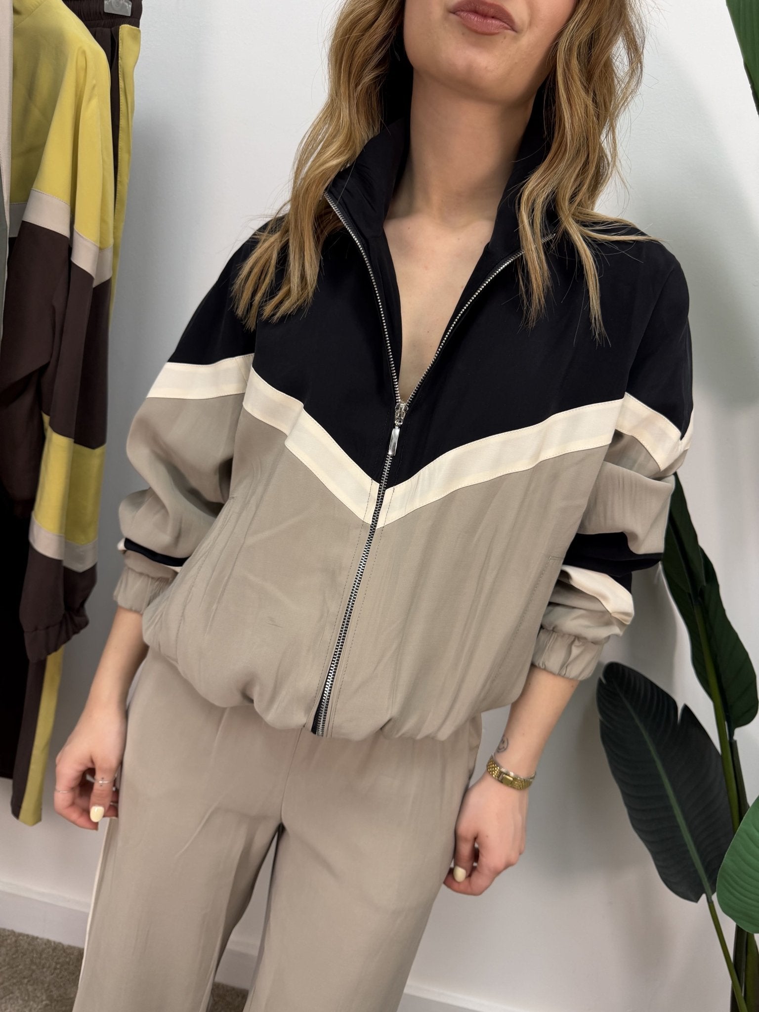 Bomber mezzo collo con zip in cupro Tensione In - GiuGiò | Shop online