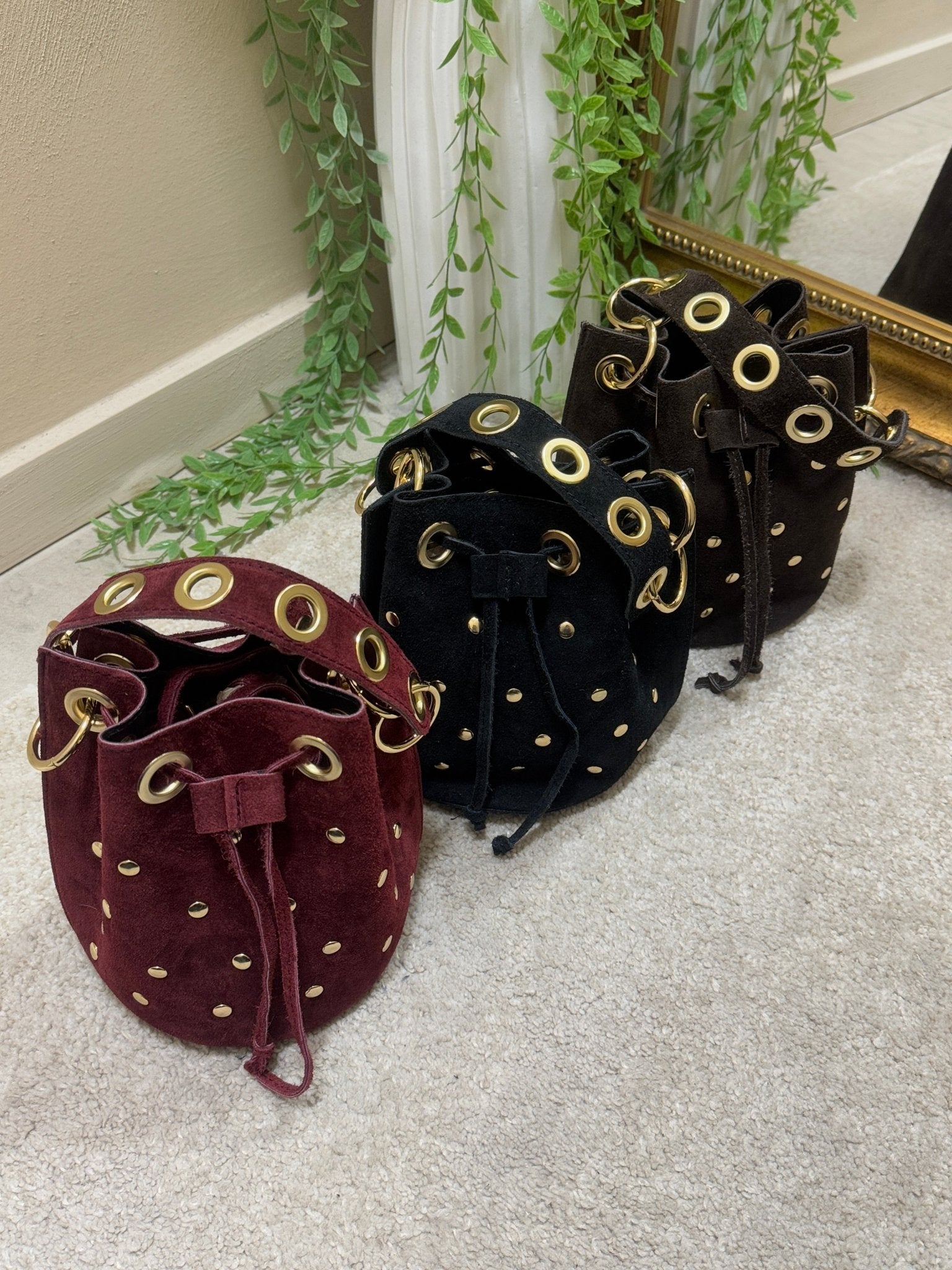 Bucket bag in pelle con borchie GiuGió - GiuGiò | Shop online