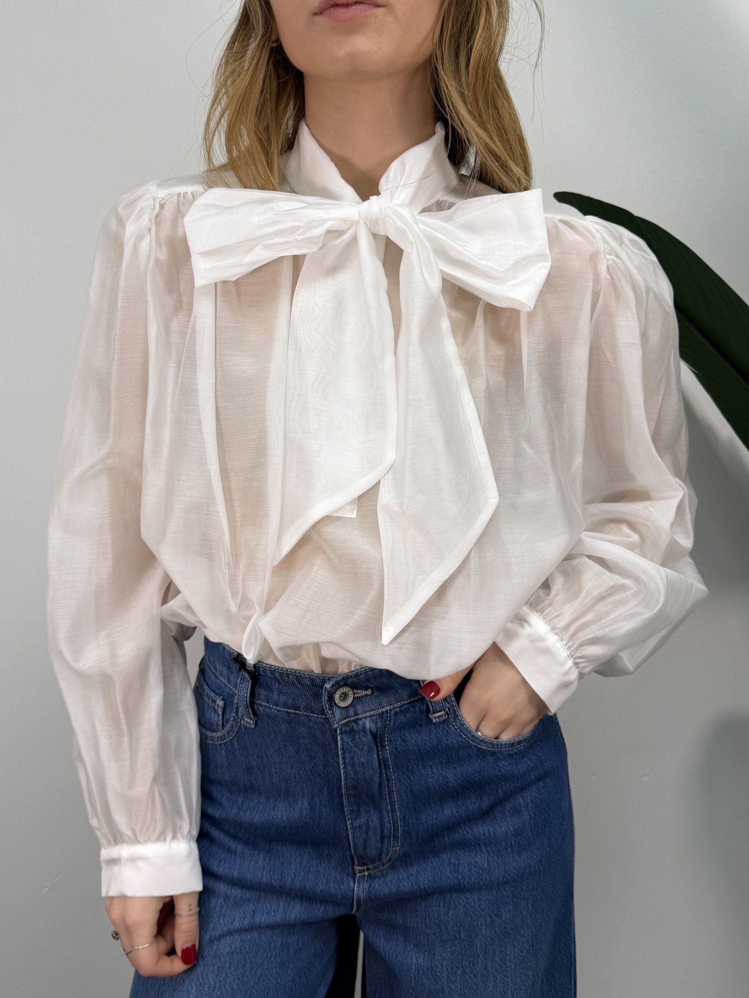 Camicia crop con fiocco VICOLO - GiuGiò | Shop online