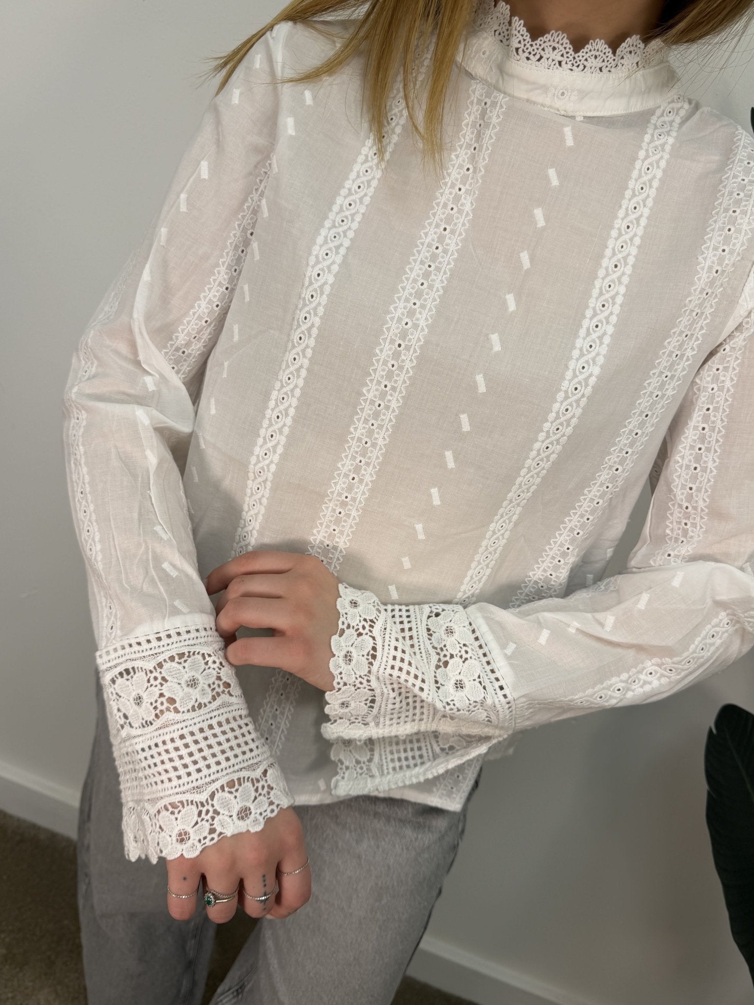 Camicia in cotone con ricami e pizzo MyD - GiuGiò | Shop online
