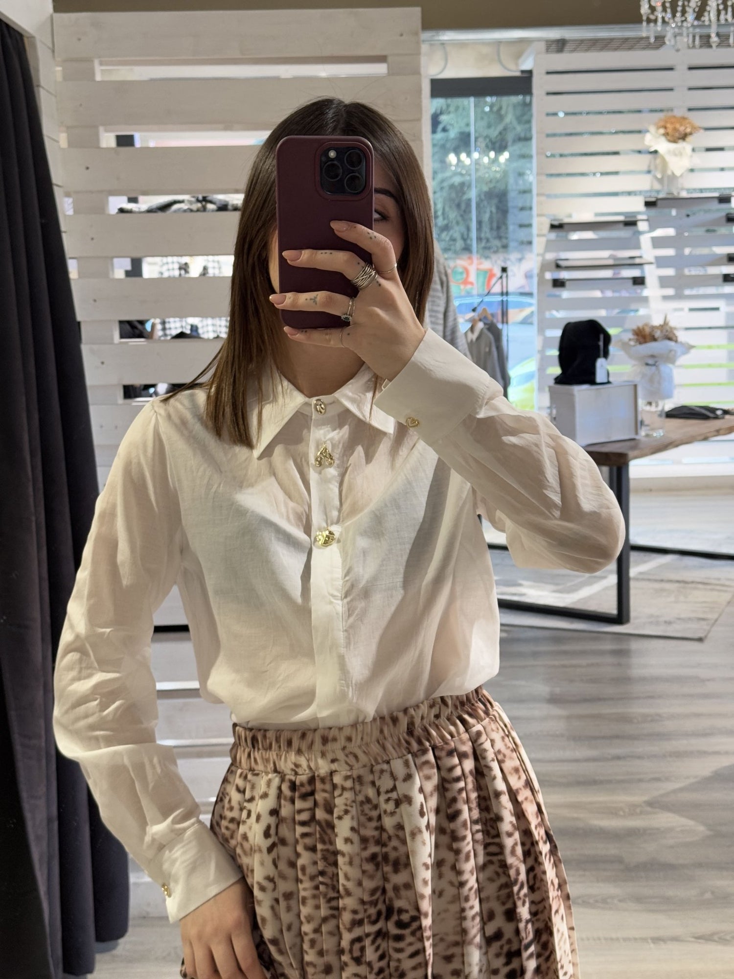 Camicia in mussola con bottoni gioiello Susy Mix - GiuGiò | Shop online