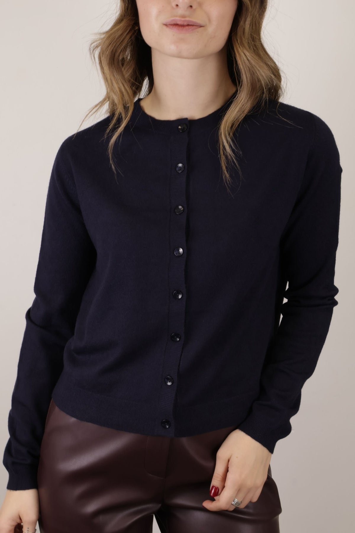 Cardigan girocollo con bottoni MyD - GiuGiò | Shop online
