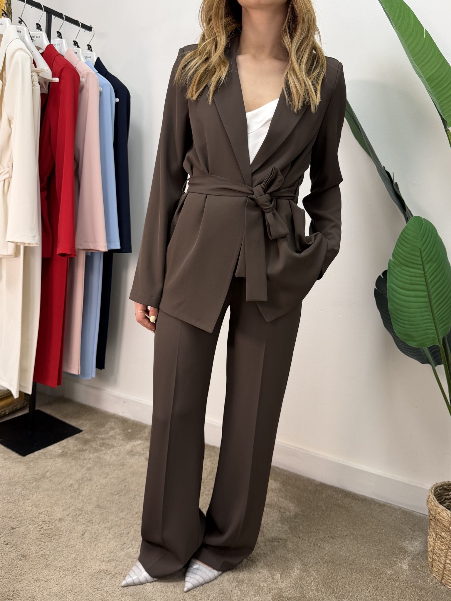 Completo fluido giacca con fusciacca e pantalone Susy Mix - GiuGiò | Shop online